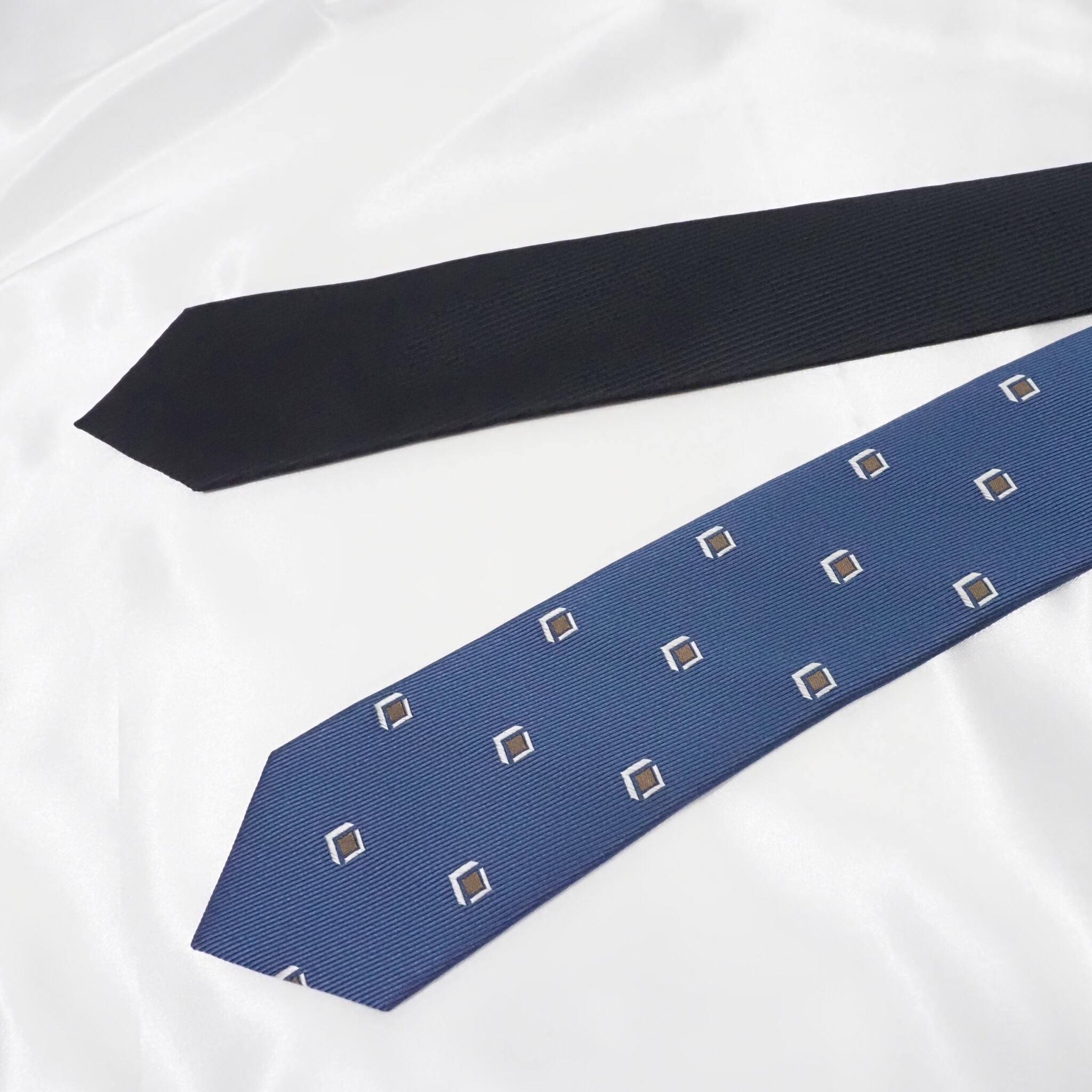 ツインフェースタイ