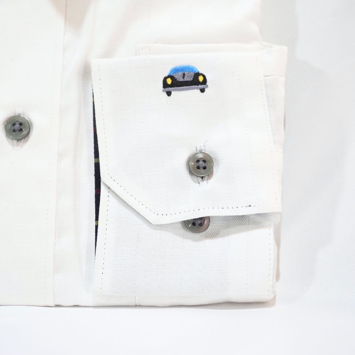 左カフス雪だるま刺繍 長袖シャツ｜白・S