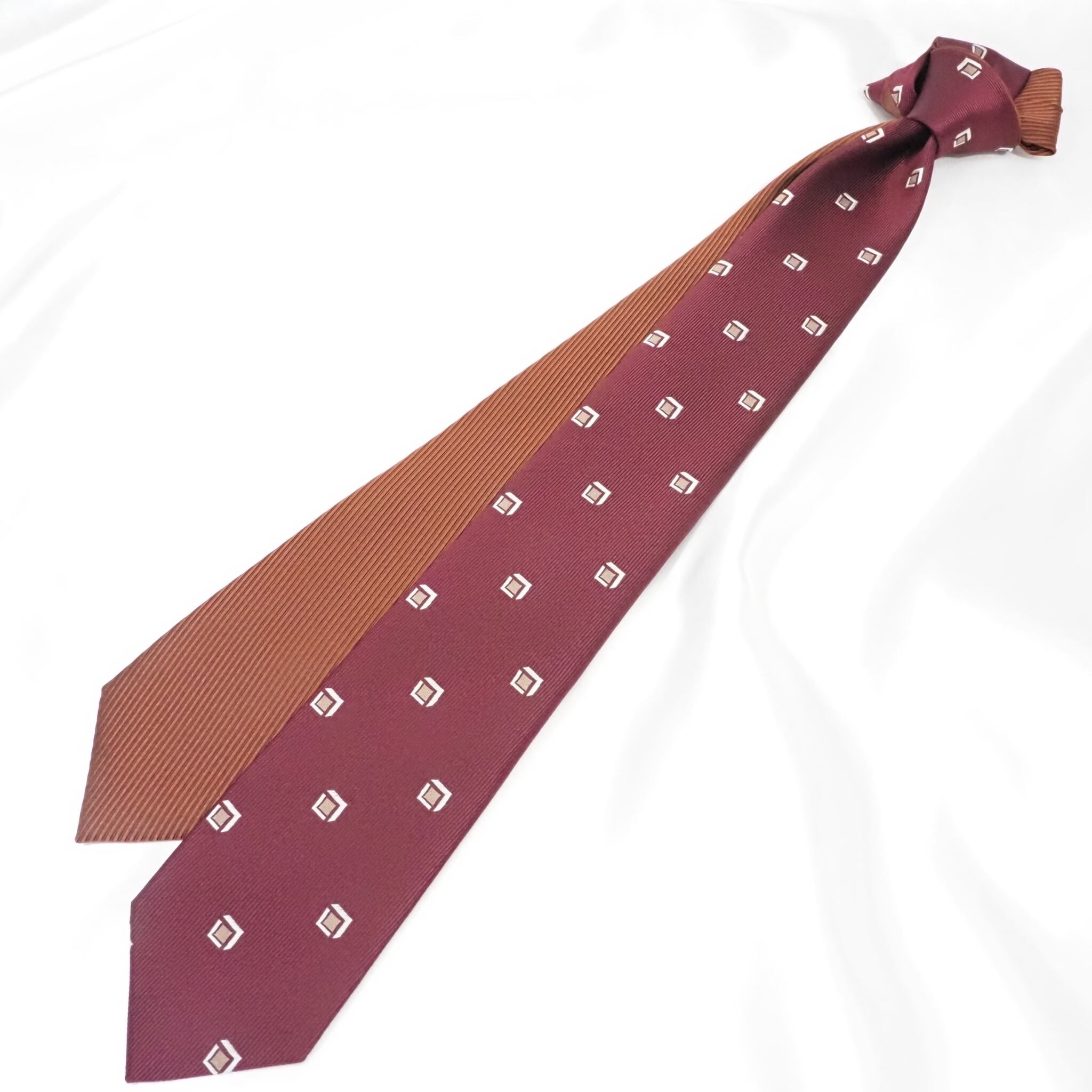 ツインフェースタイ