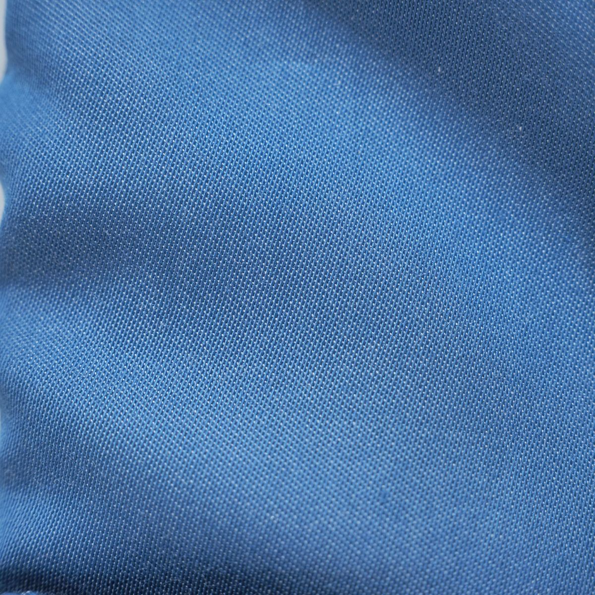 左カフスフェザー刺繍 長袖デニムシャツ｜ブルー・M
