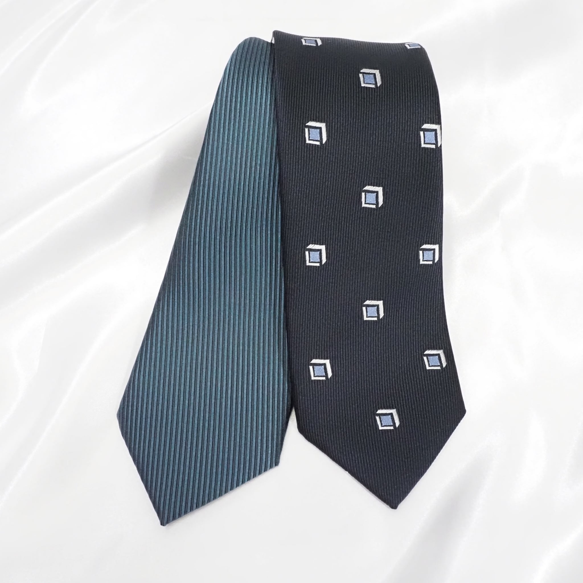 ツインフェースタイ