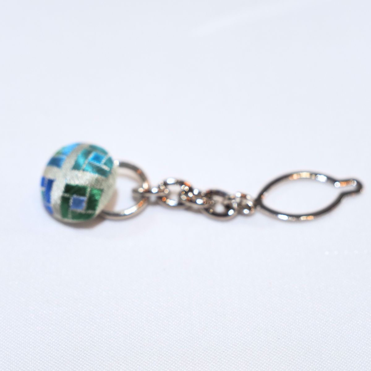 ルーズレスボタン