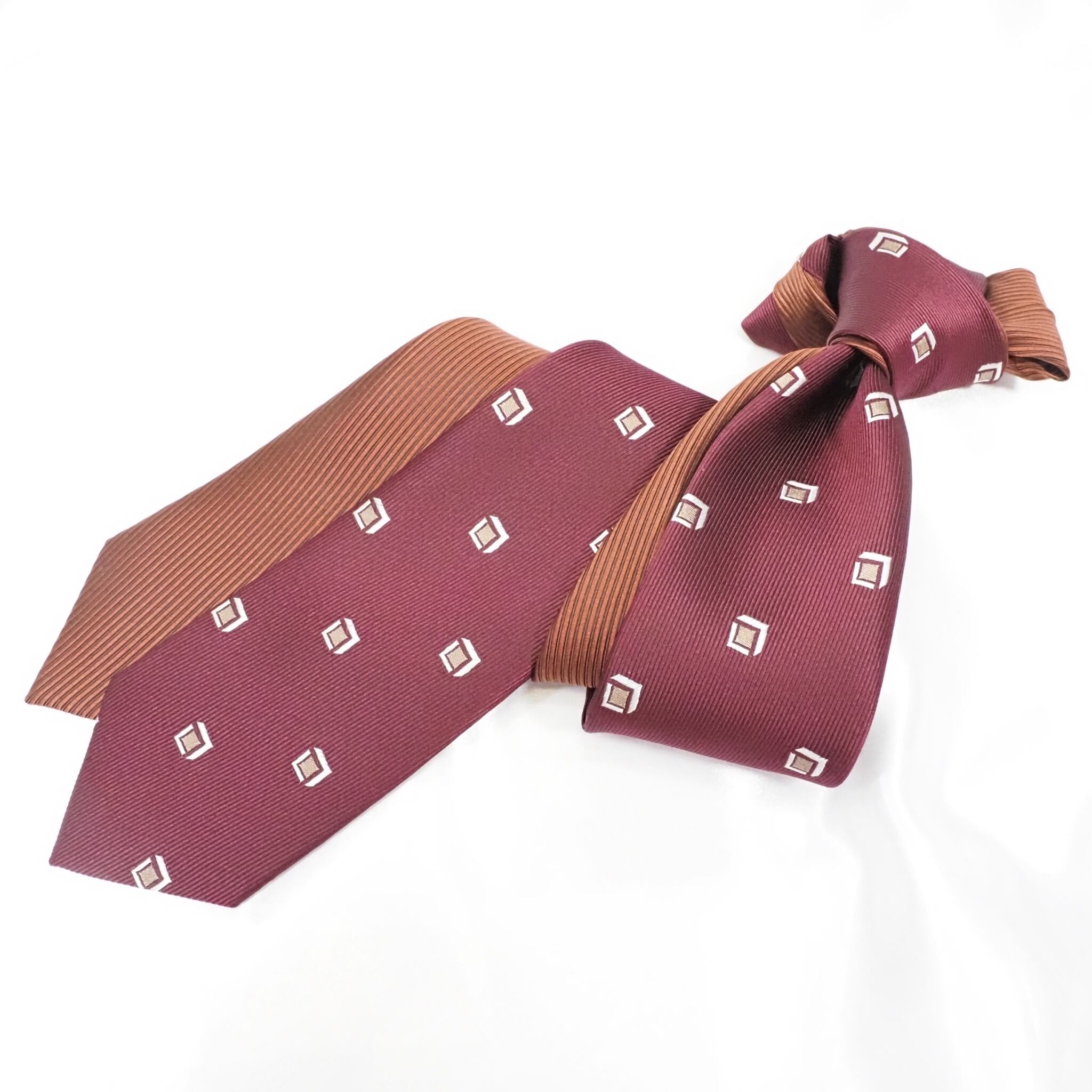 ツインフェースタイ