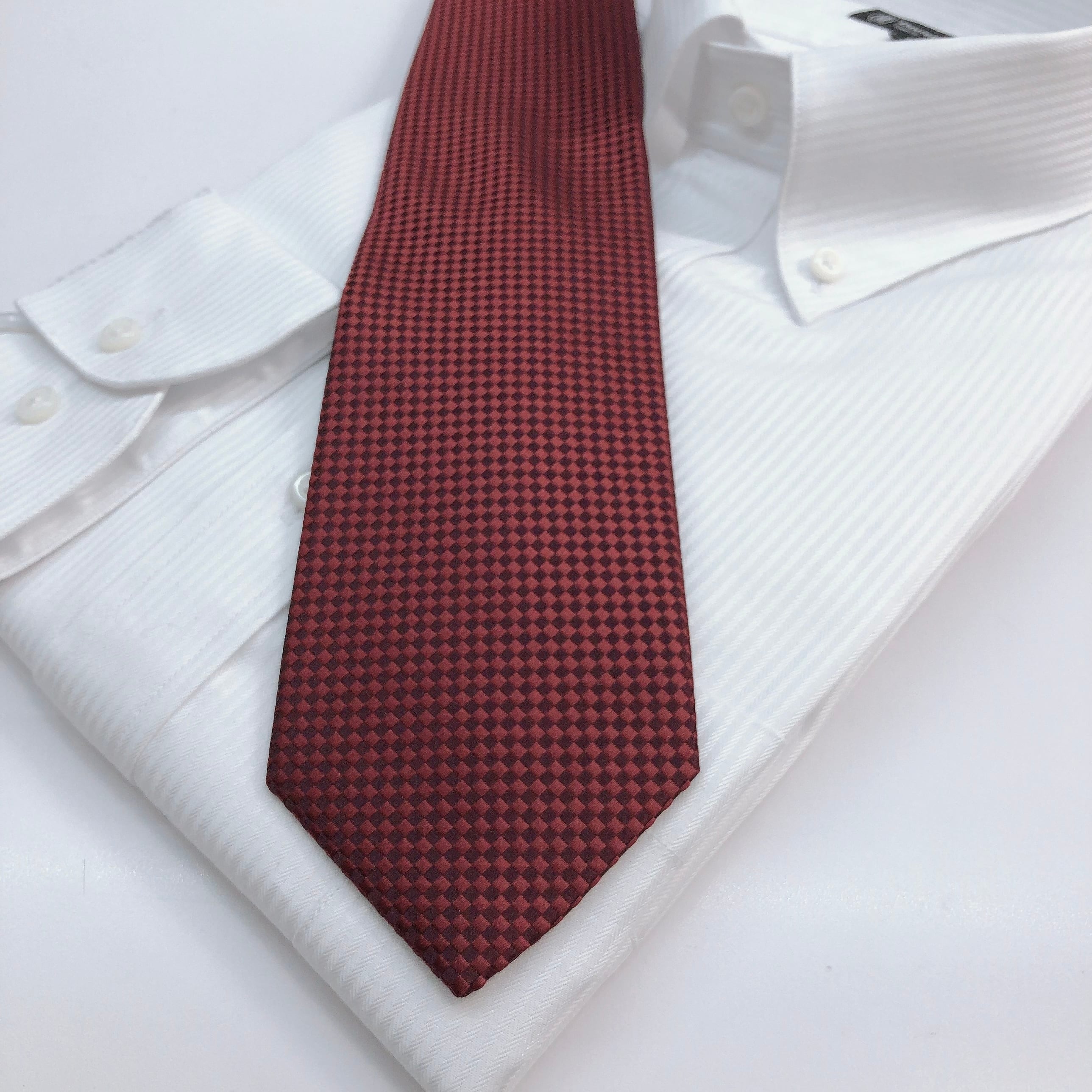 ソリッドタイ【エンジ】