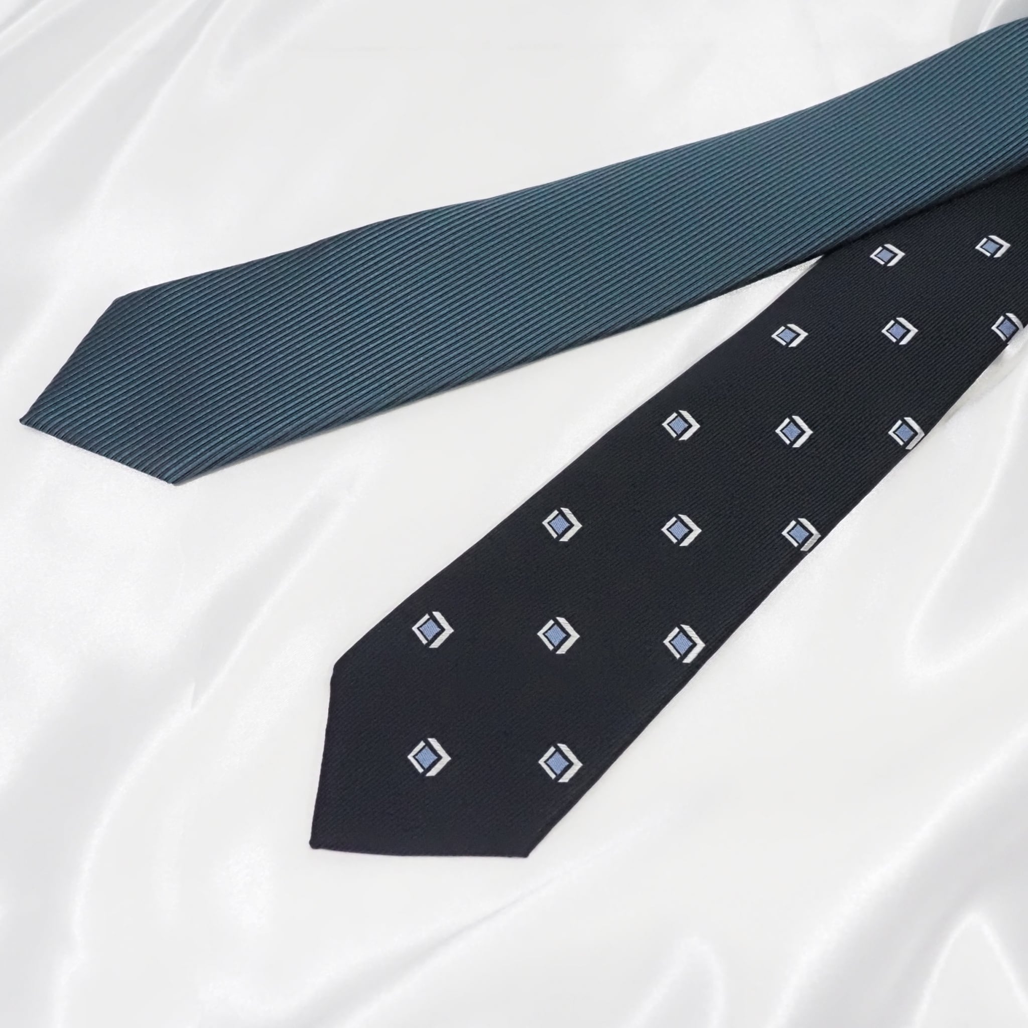 ツインフェースタイ