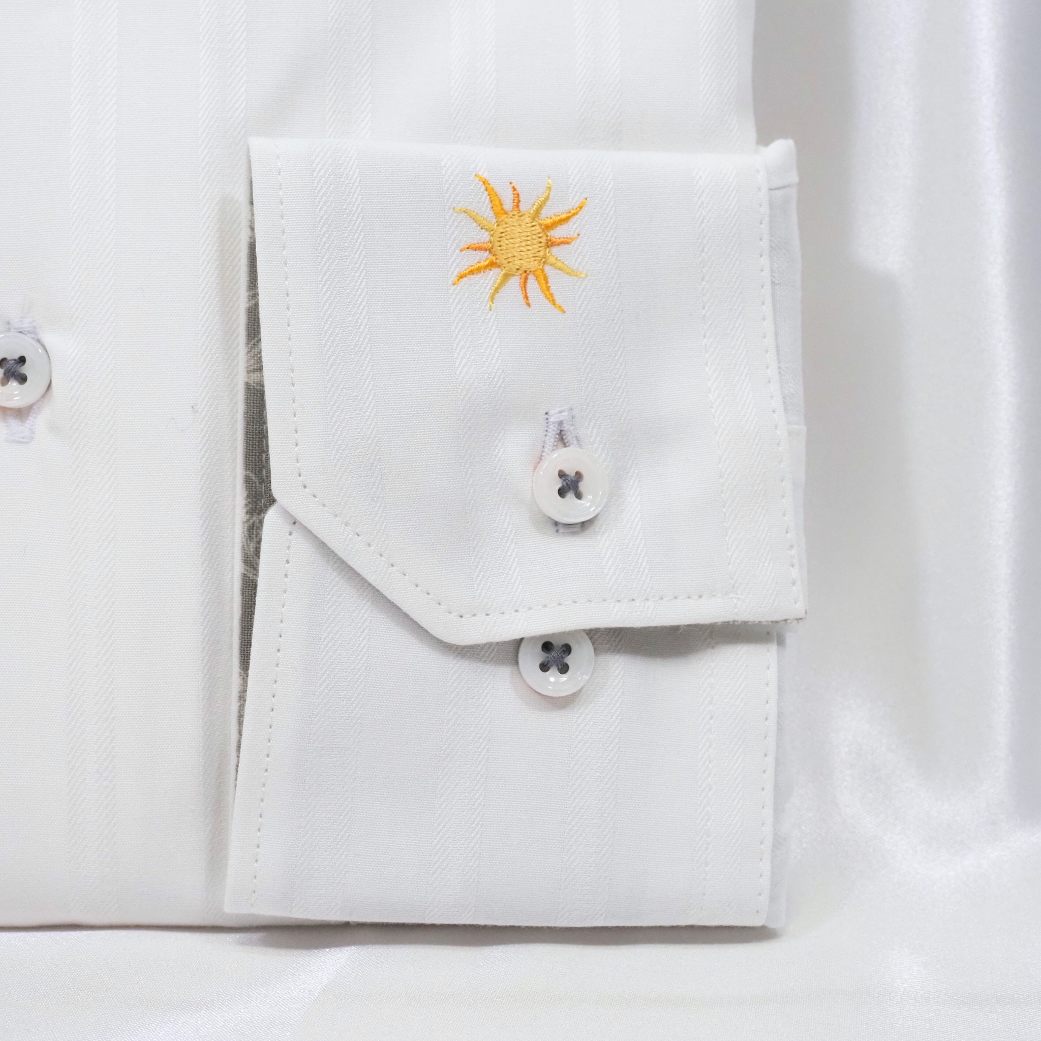 【長袖 L】左カフス太陽刺繍シャツ