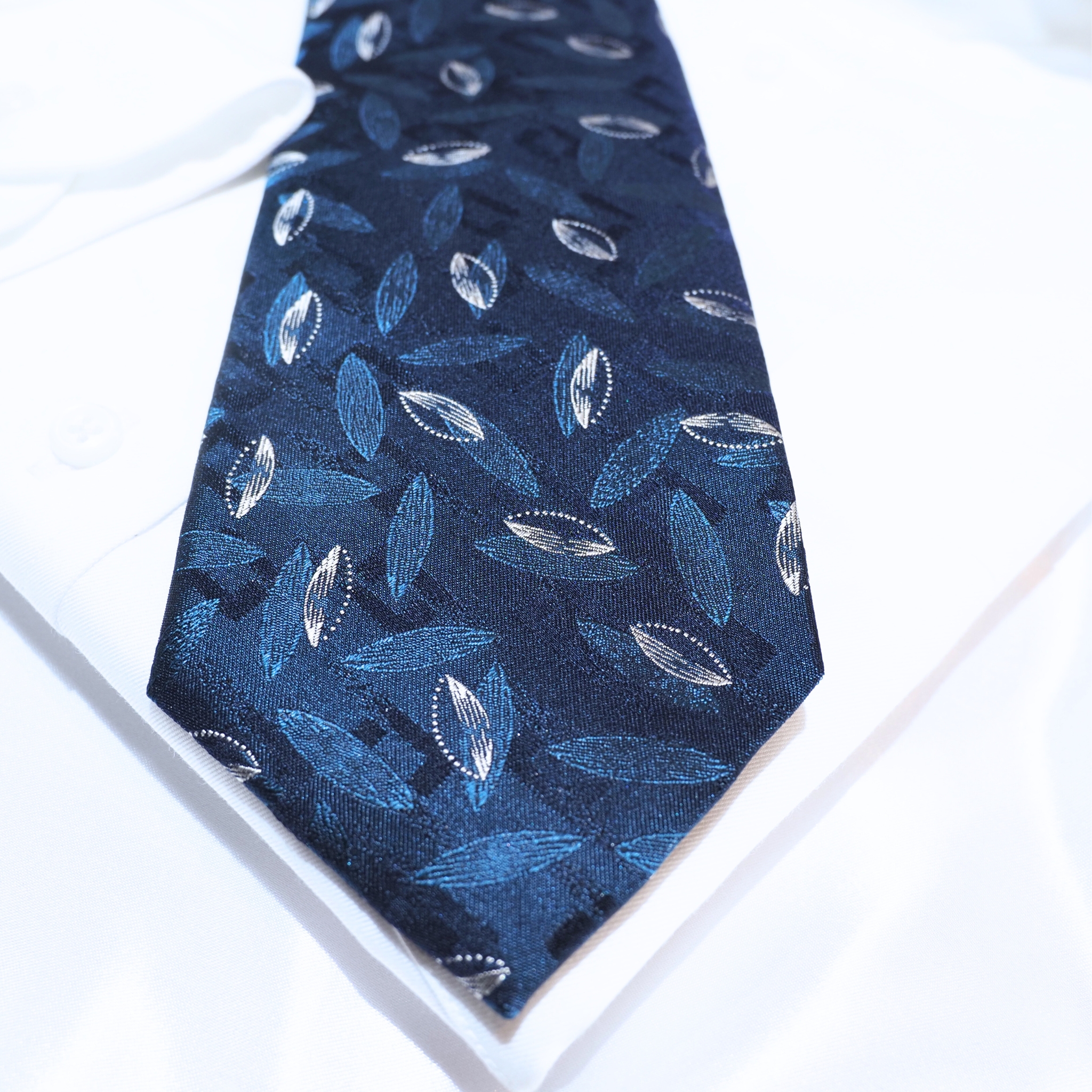 ブルーネームタイ