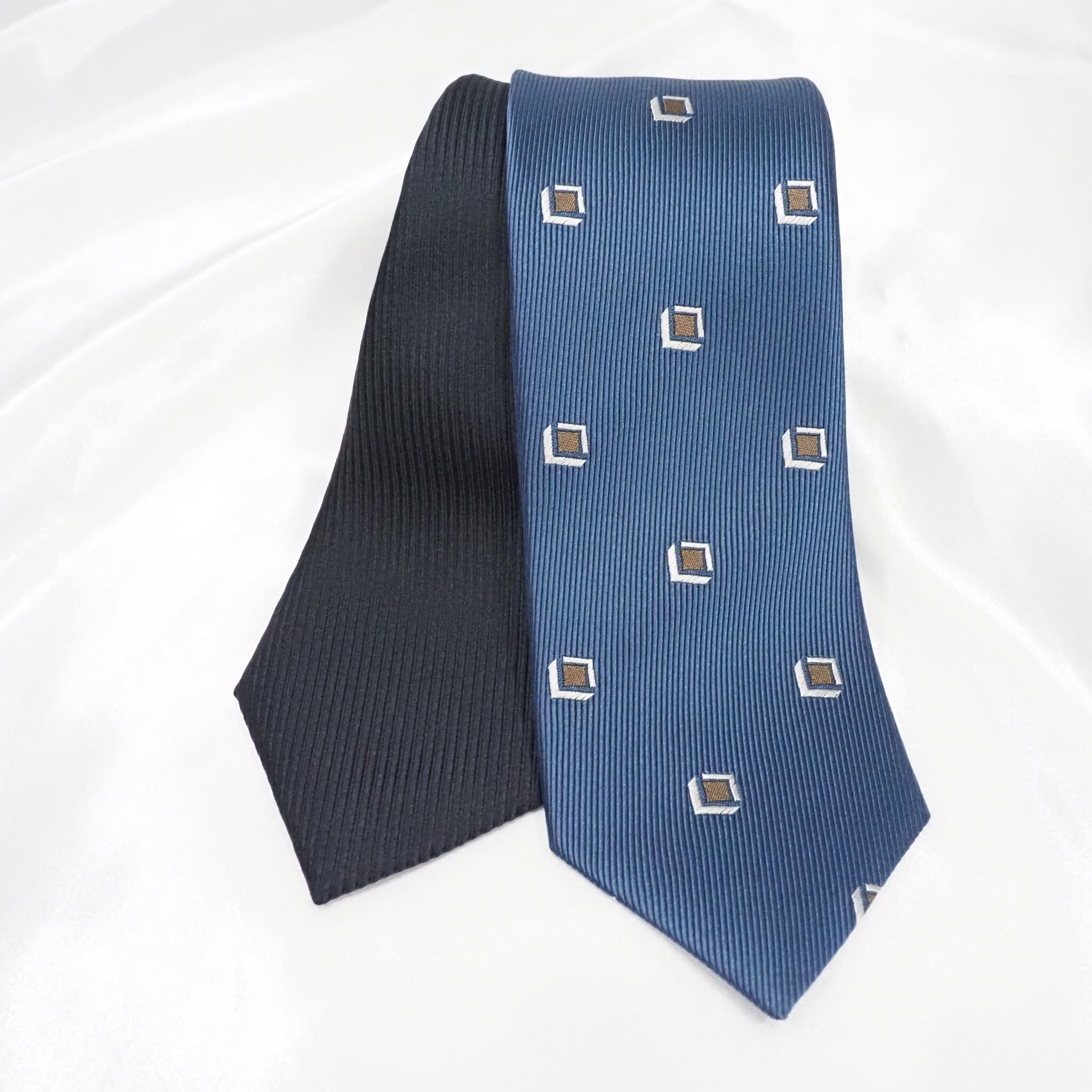 ツインフェースタイ