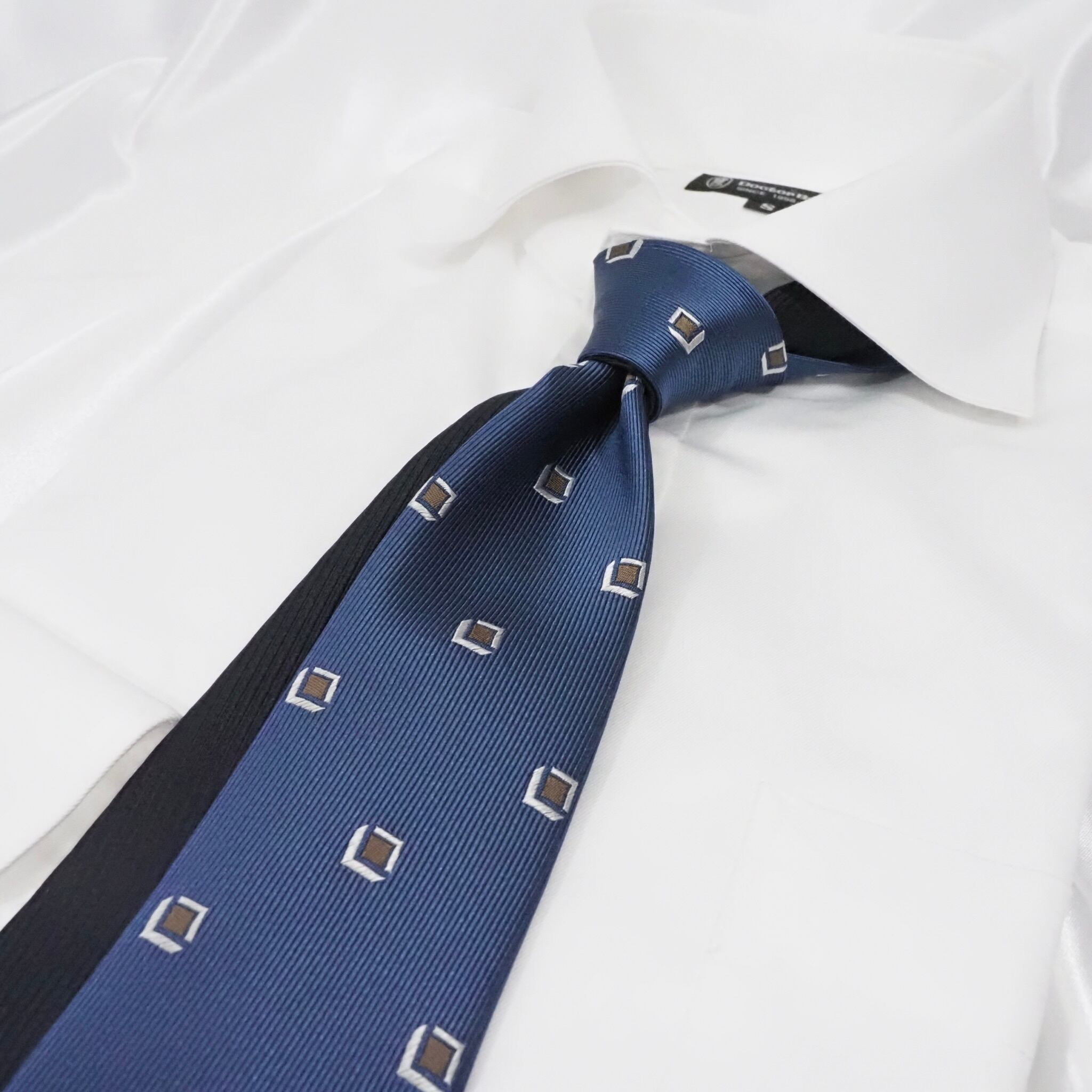 ツインフェースタイ