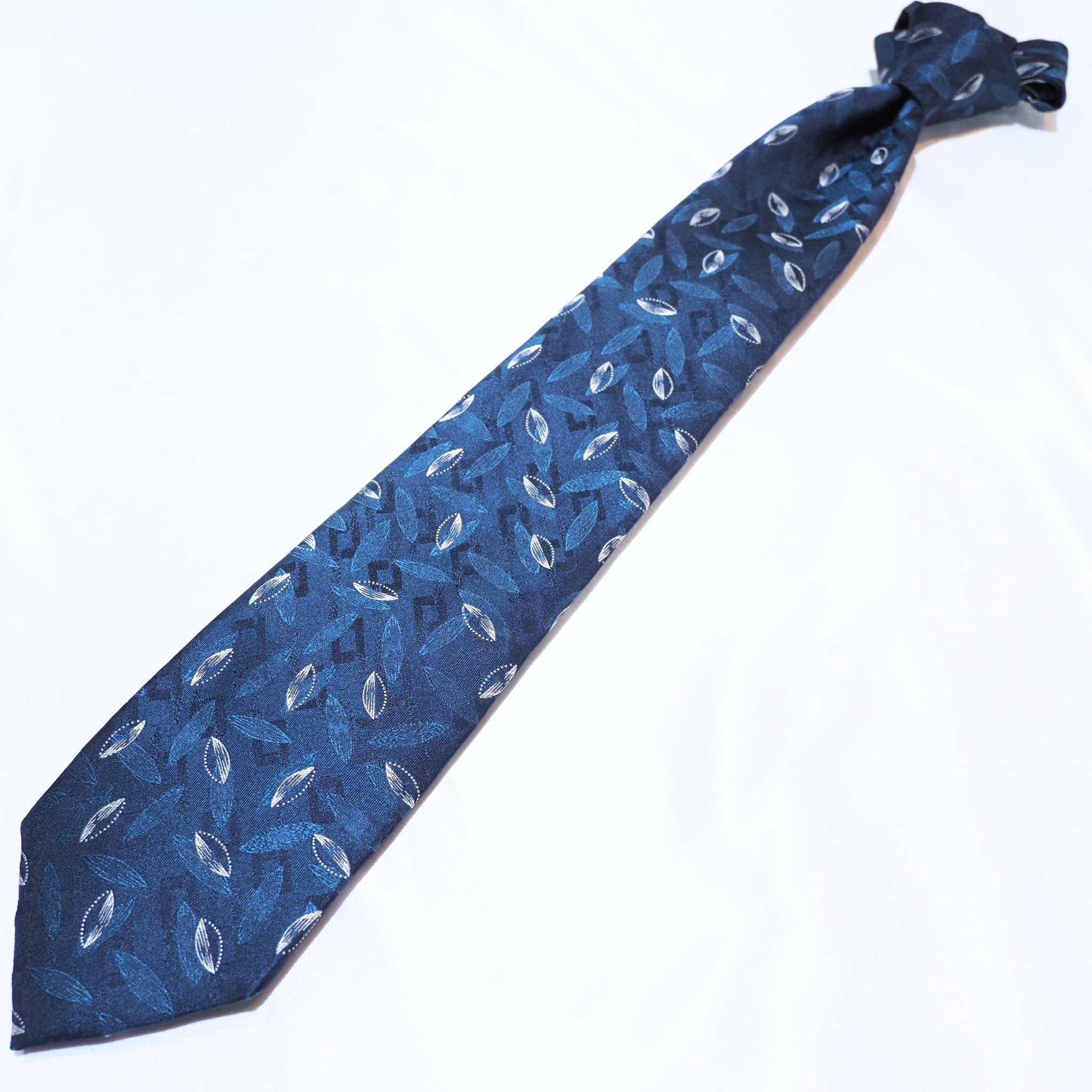 ブルーネームタイ