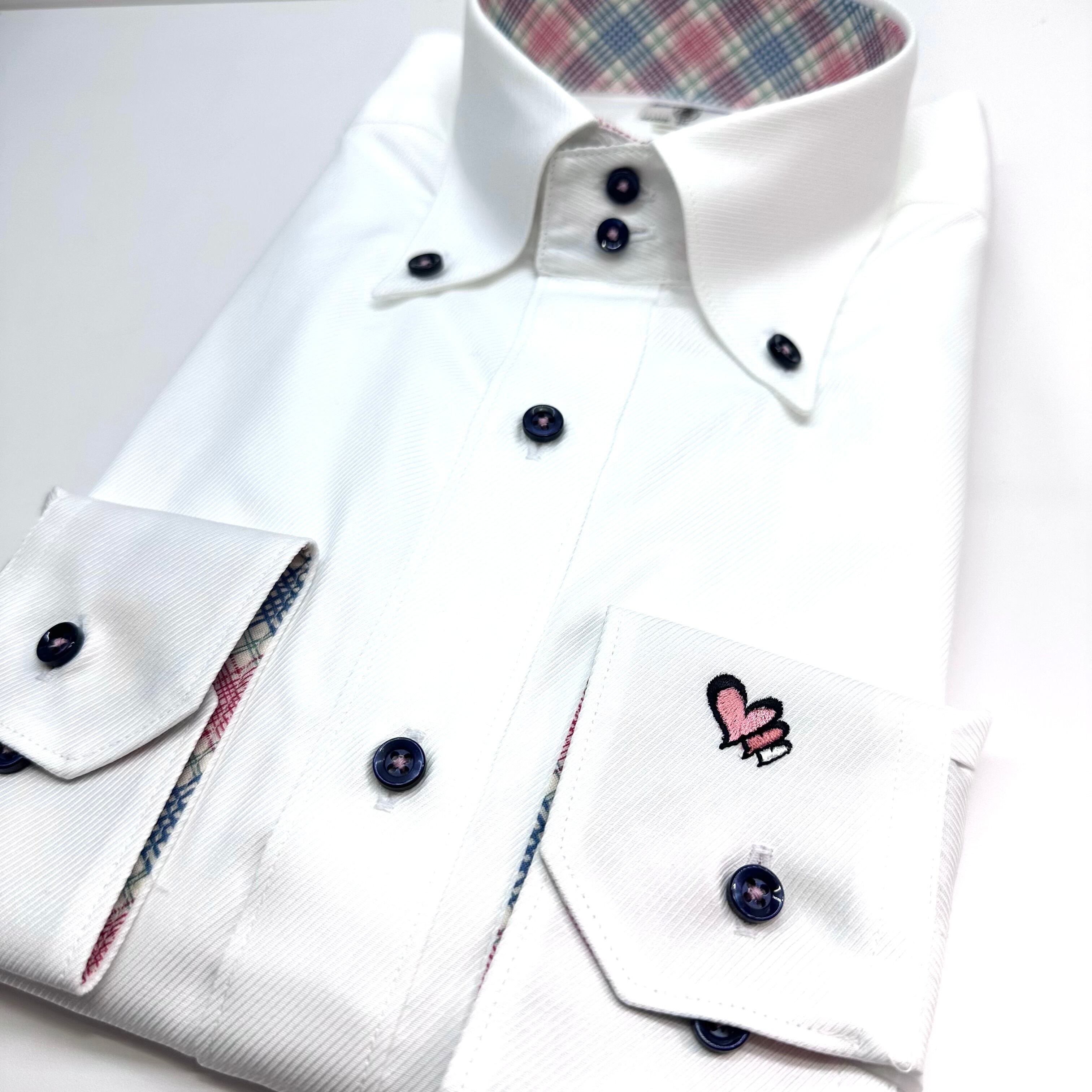 【長袖 3L】左カフス三連ハート刺繍シャツ