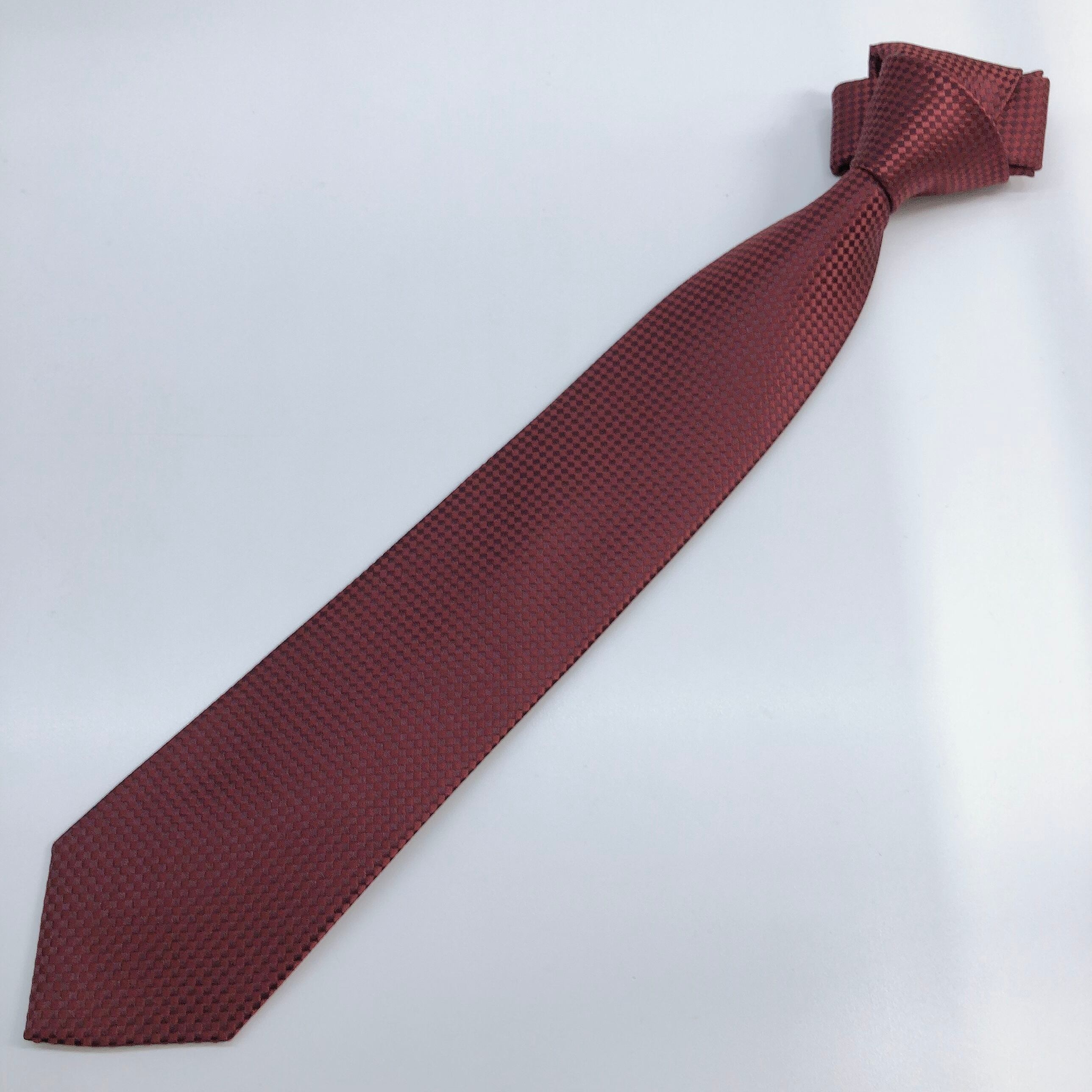 ソリッドタイ【エンジ】