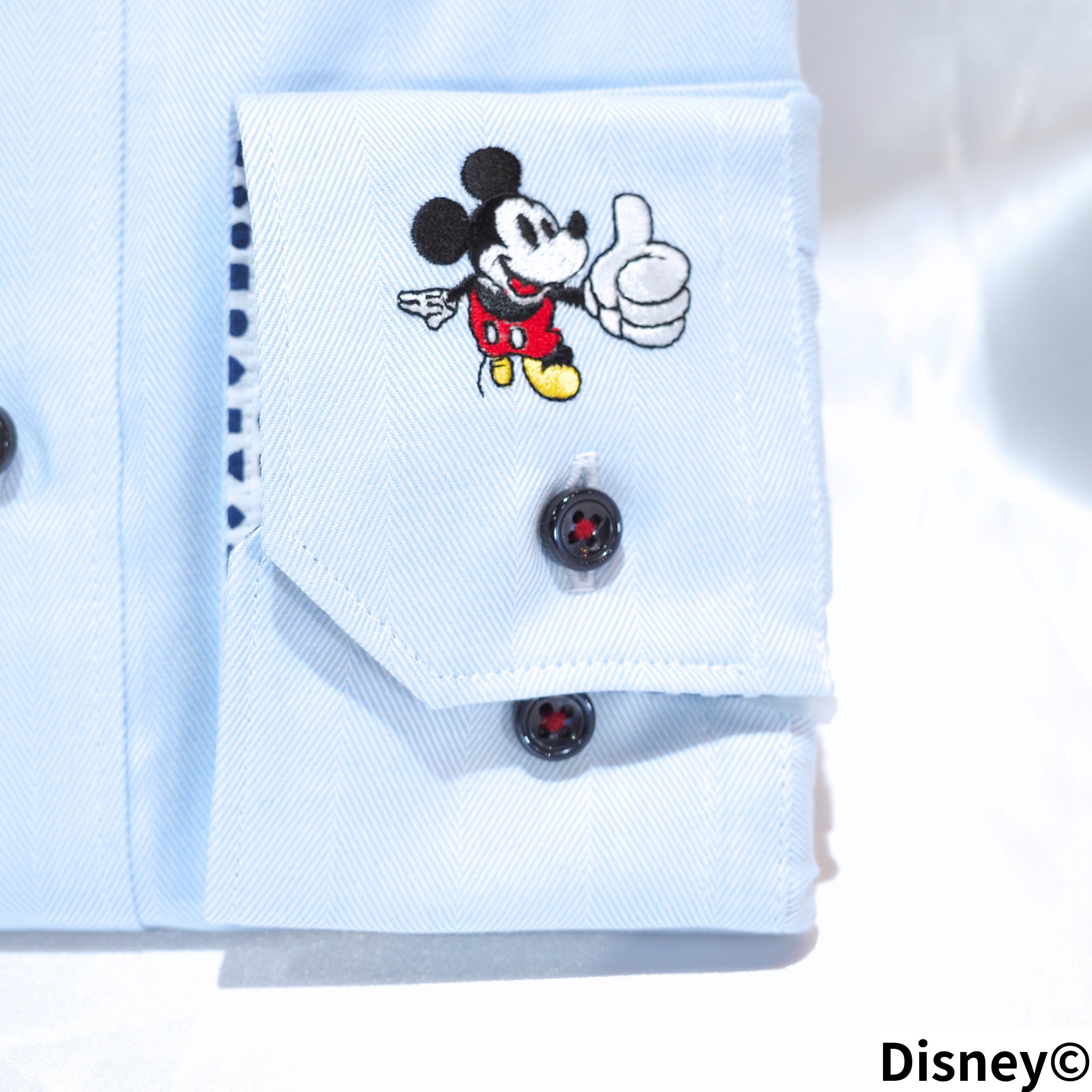 【Disney／ミッキー】刺繍ワイシャツ Mサイズ