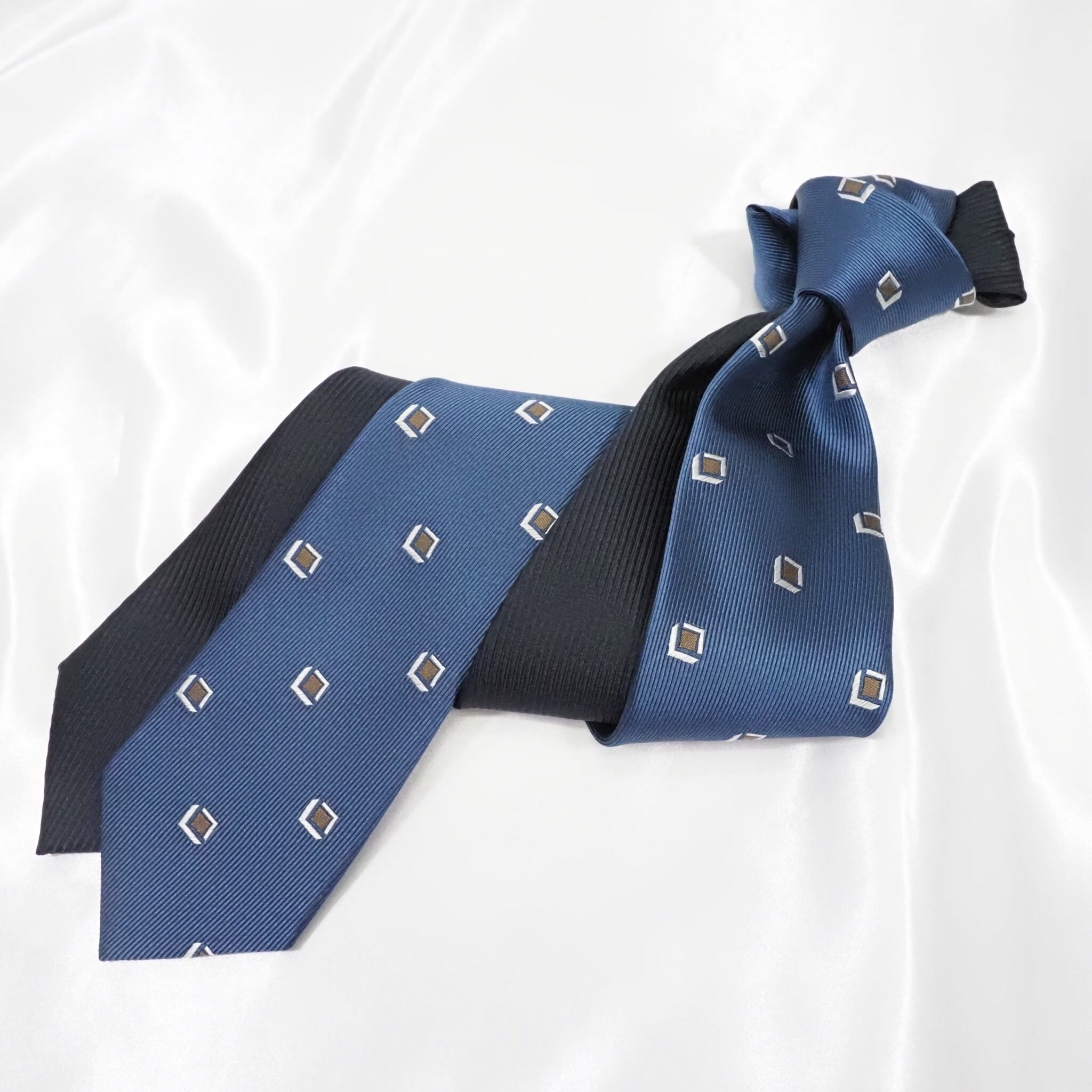 ツインフェースタイ