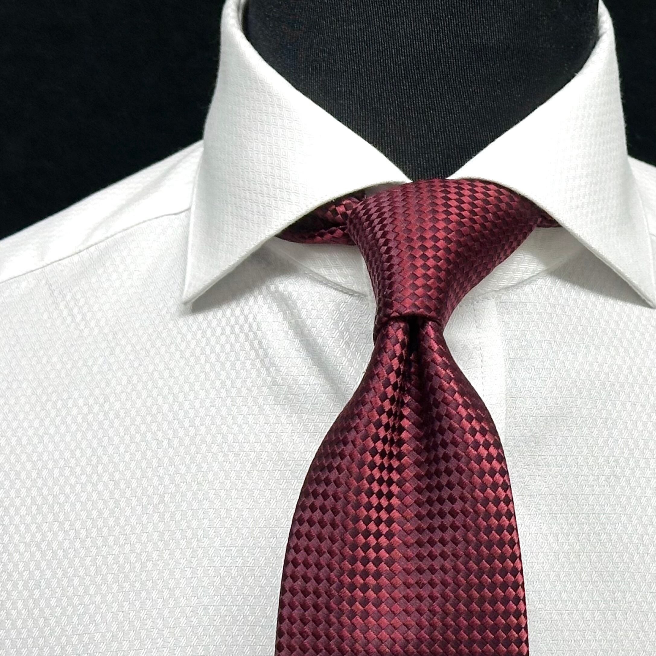 ソリッドタイ【エンジ】