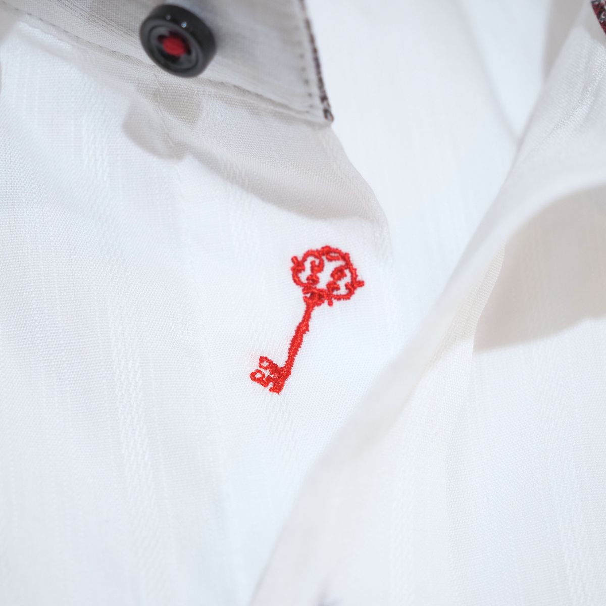胸元鍵刺繍 長袖シャツ｜白・LL