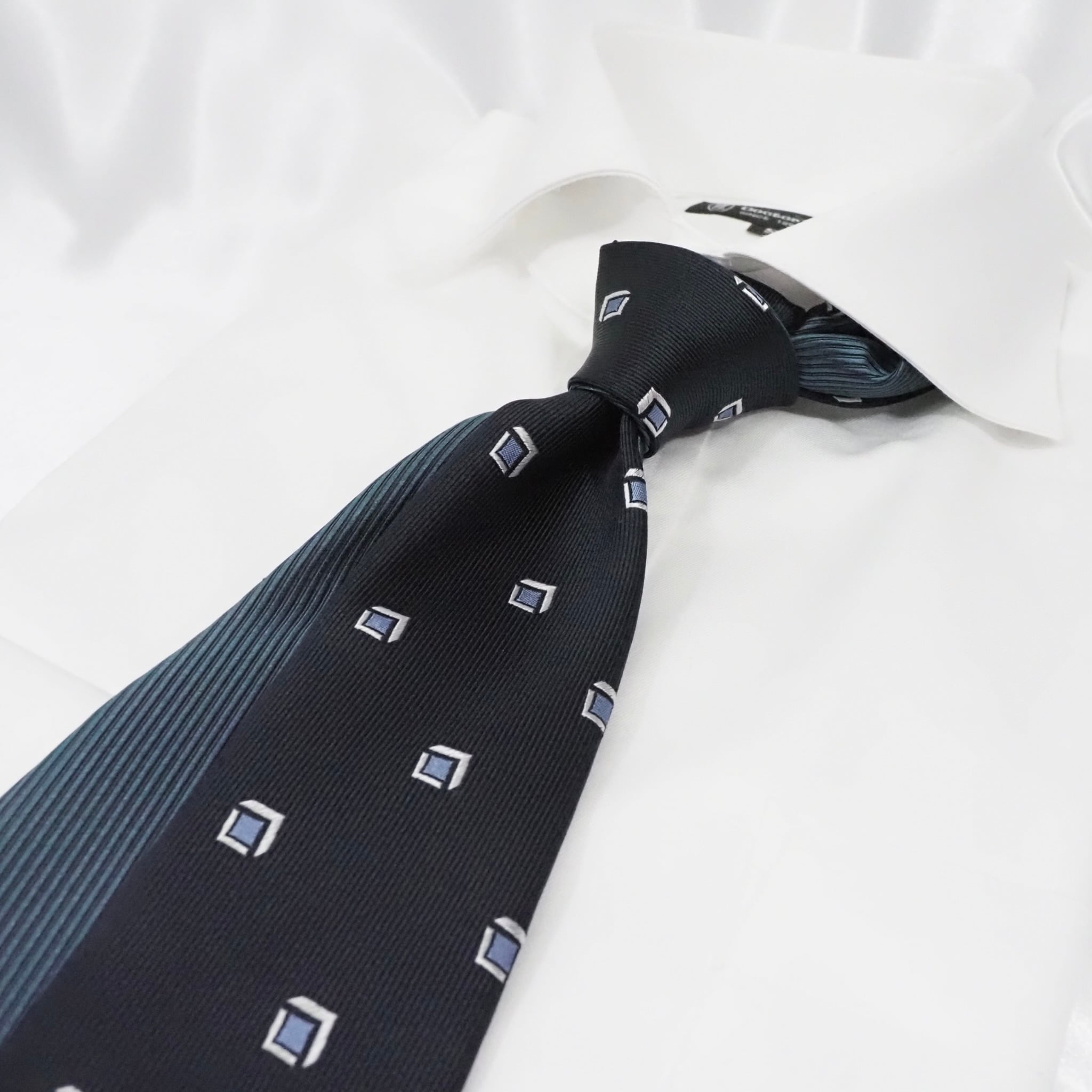 ツインフェースタイ