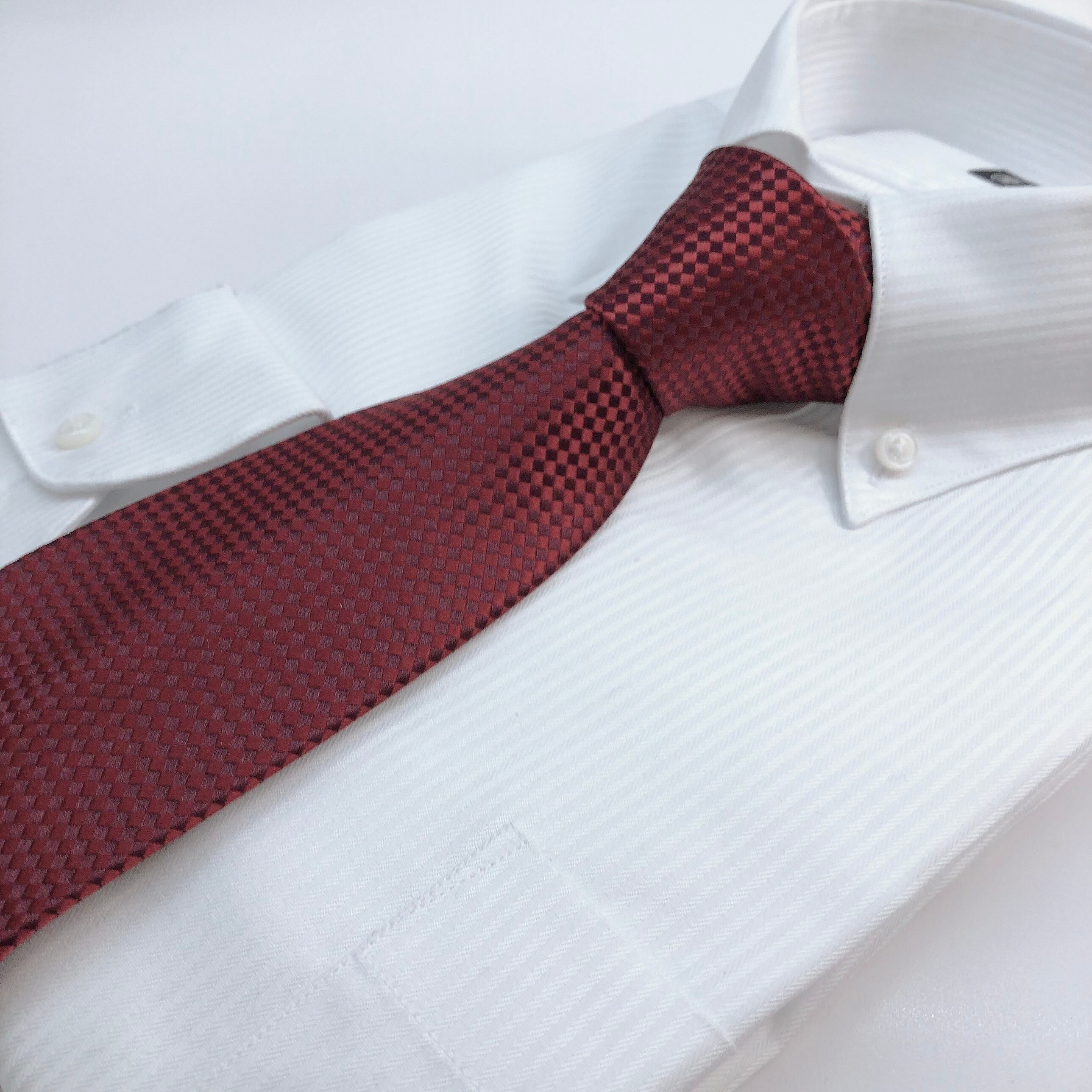 ソリッドタイ【エンジ】