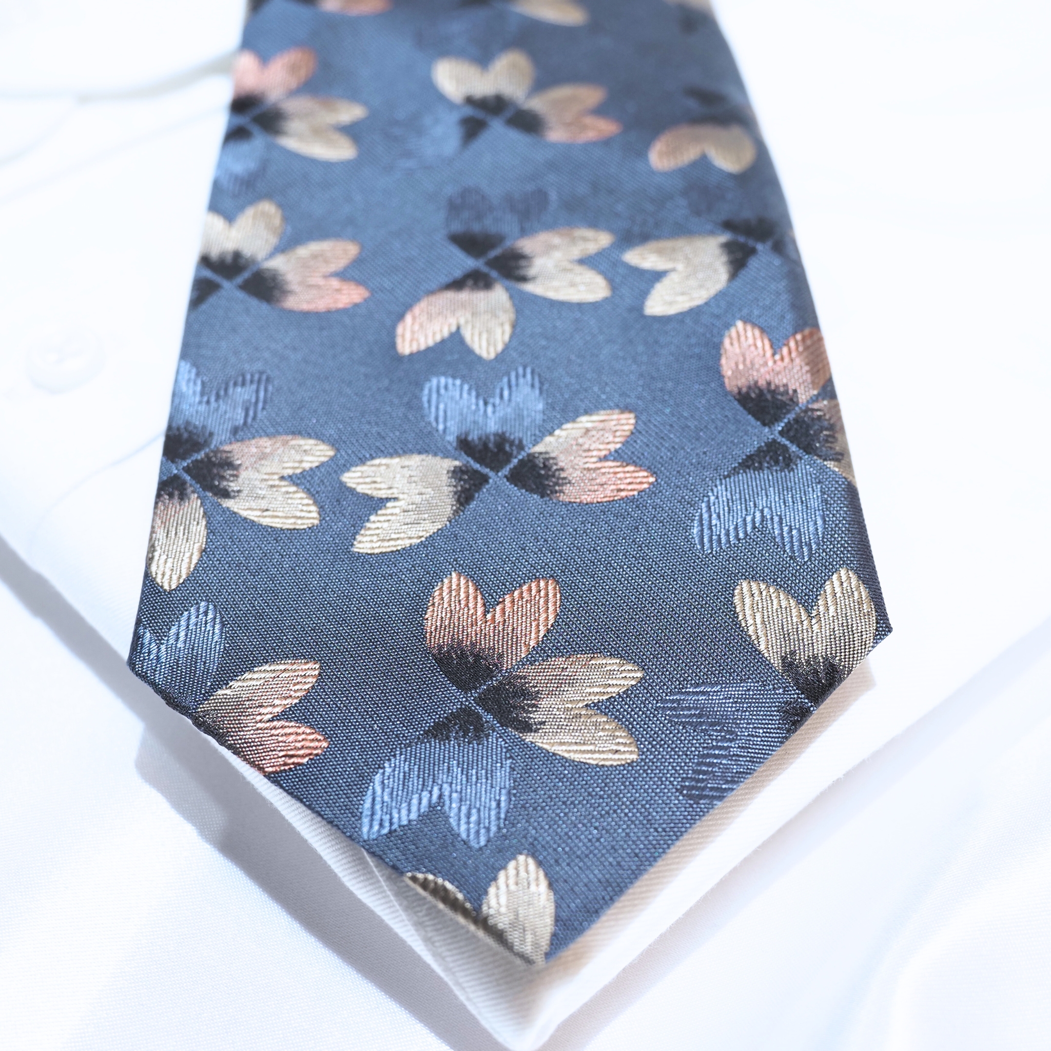 ブルーネームタイ