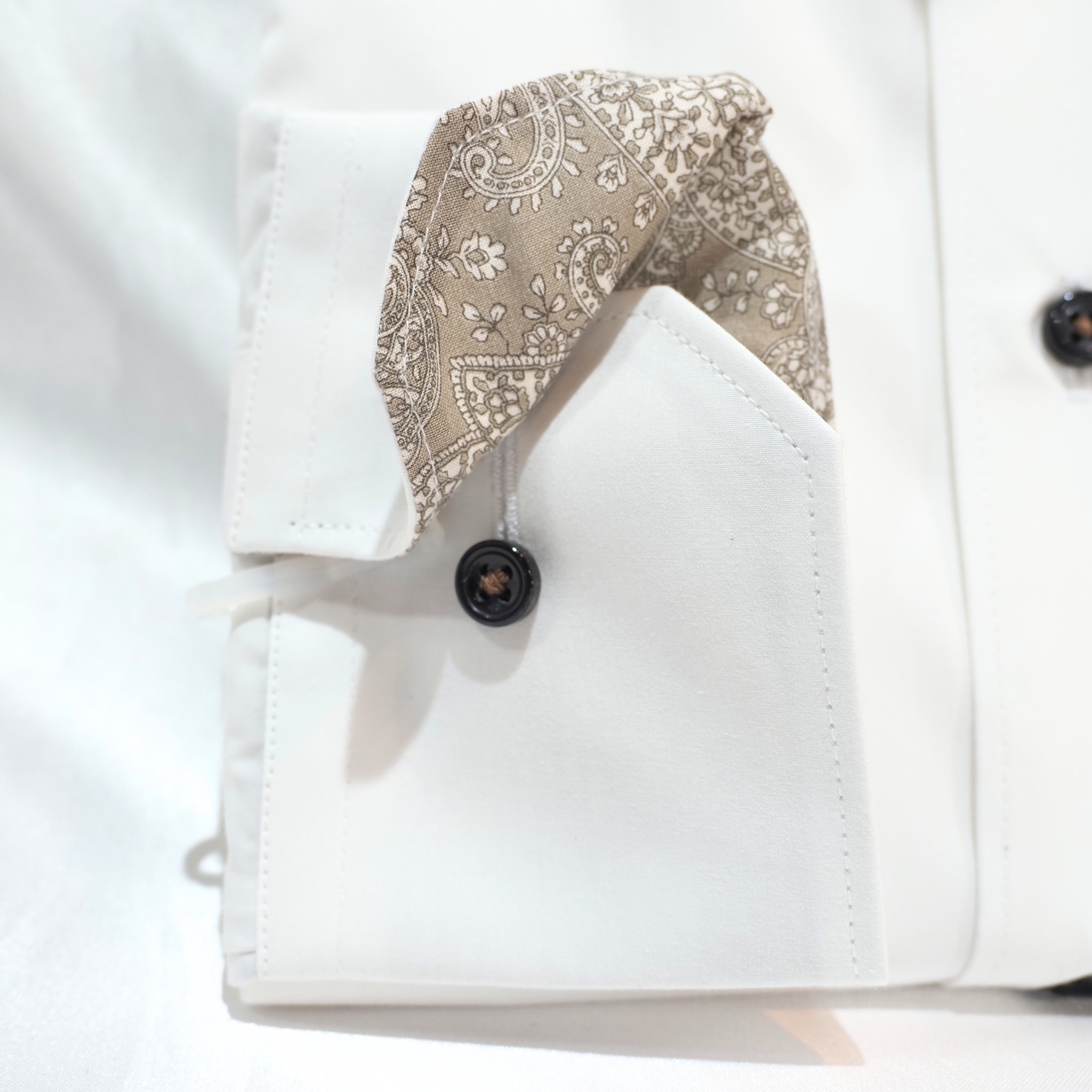 左カフス懐中時計刺繍 長袖シャツ｜ホワイト・LL