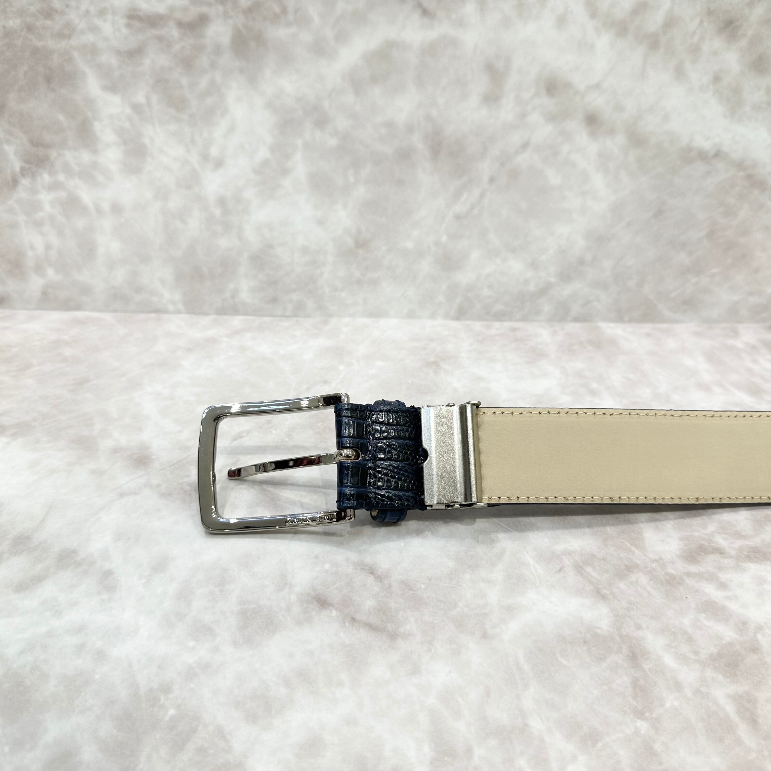 イタリア製 本牛革ベルト【ネイビー】