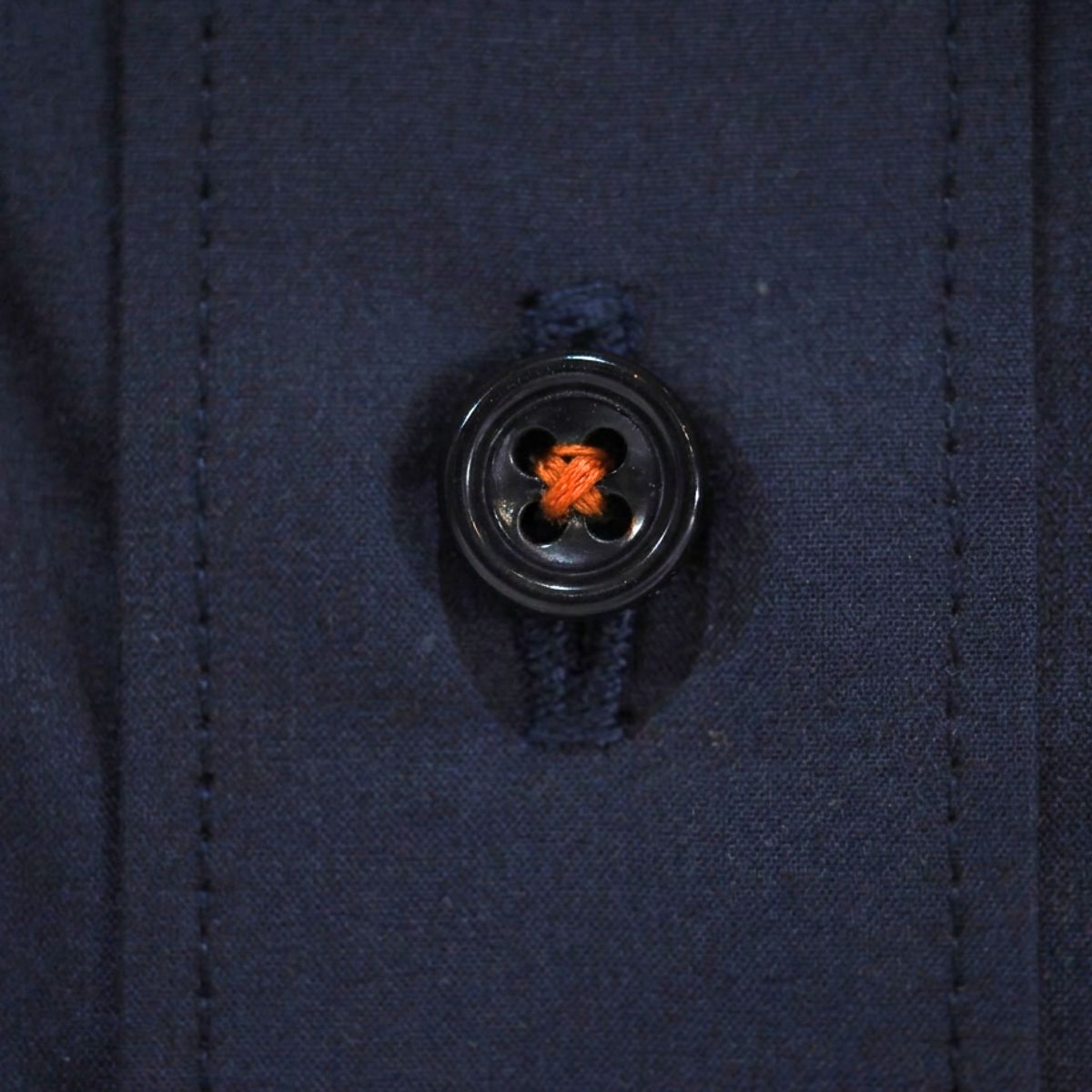 左カフスネコ刺繍 長袖シャツ｜ネイビー・L