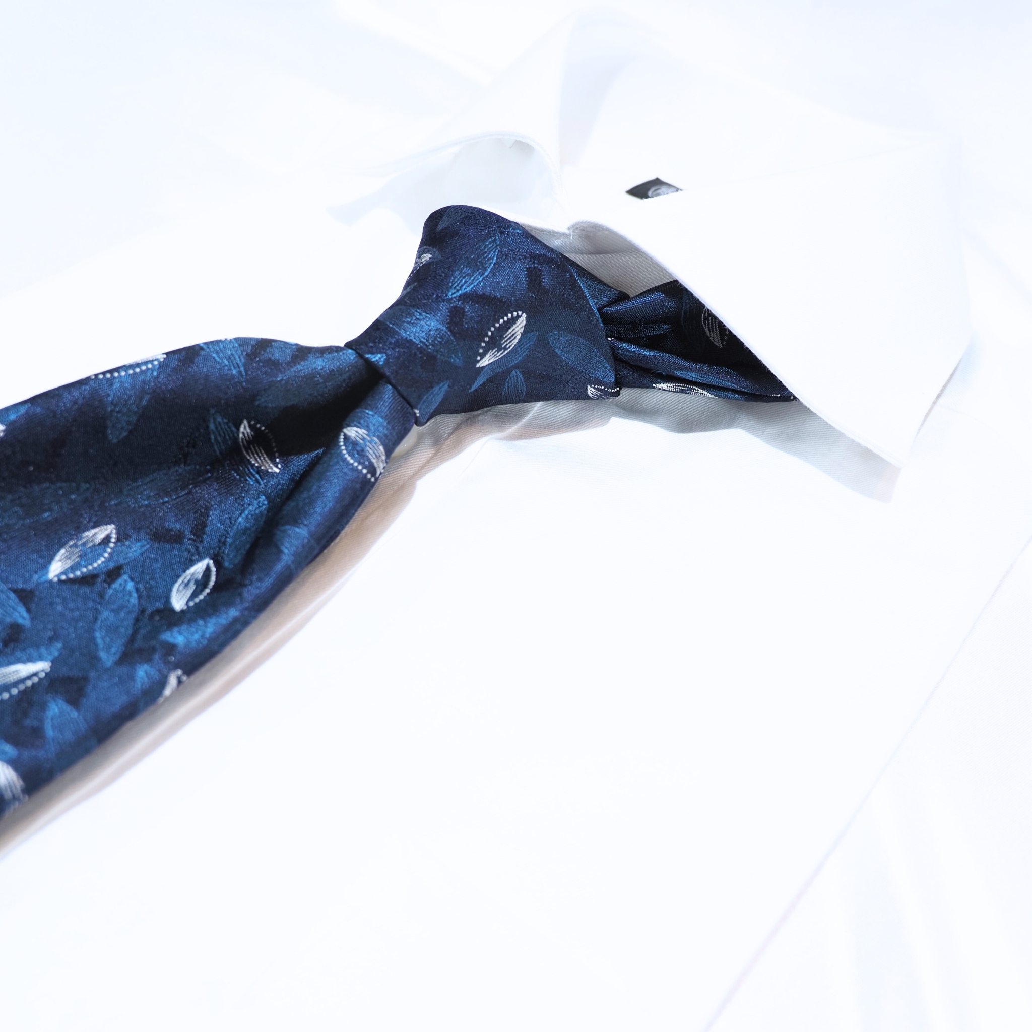 ブルーネームタイ