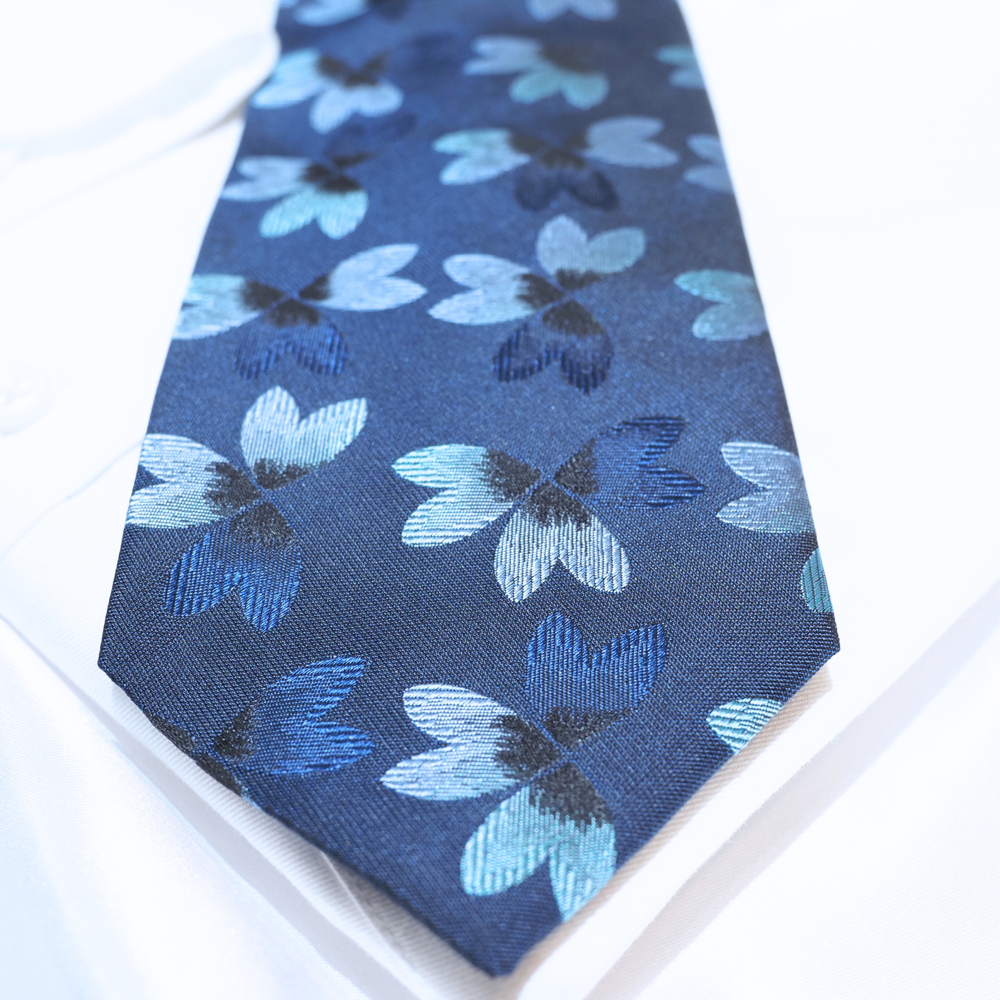 ブルーネームタイ