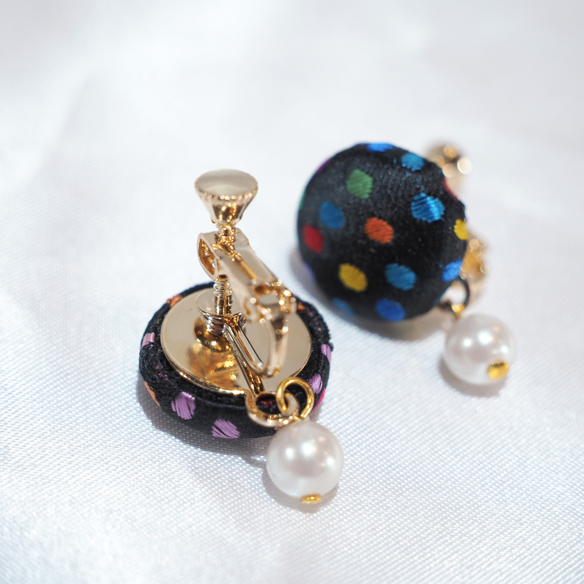 VANNERS SILK  イヤリング①