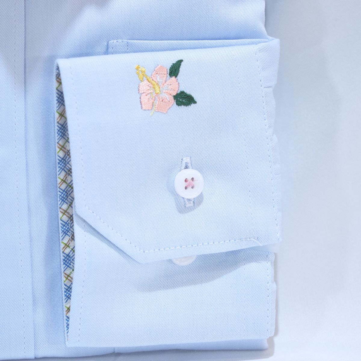 左カフスハイビスカス刺繍 長袖シャツ｜サックス・S
