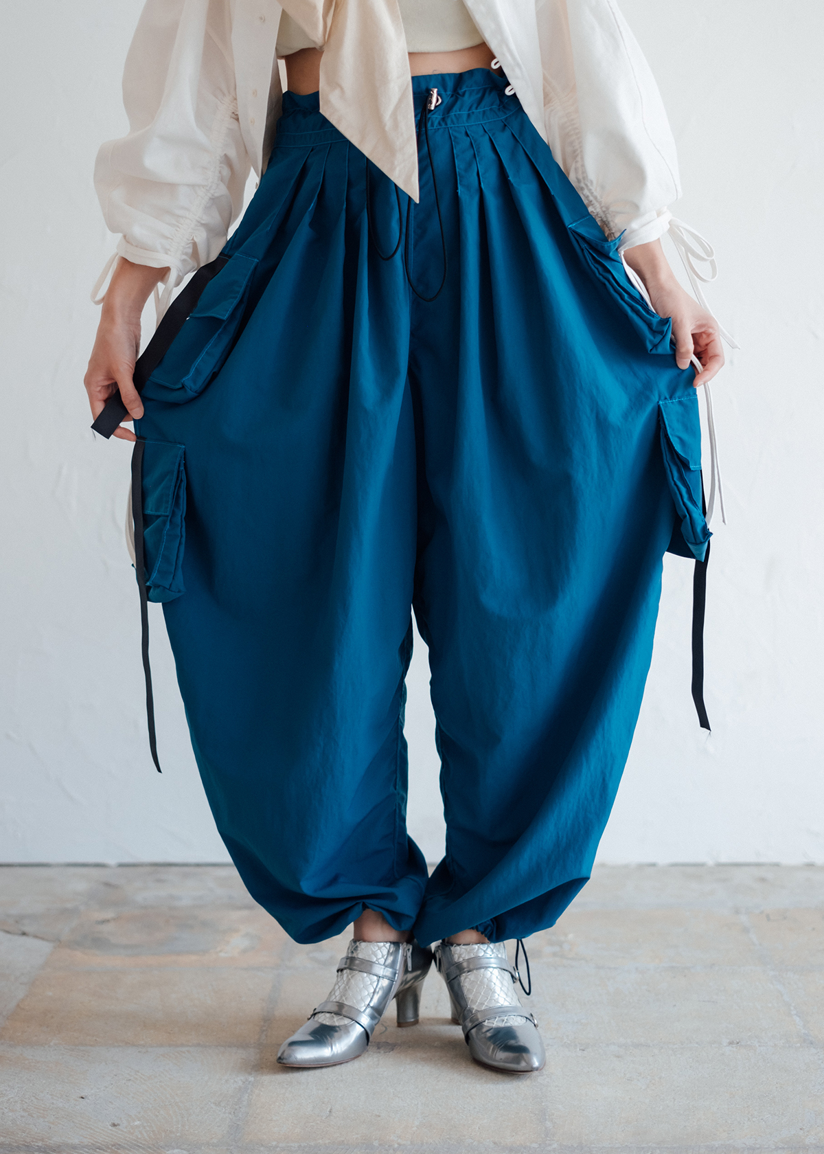 Nylon Cargo Pants サイズ: F, カラー: ブラック