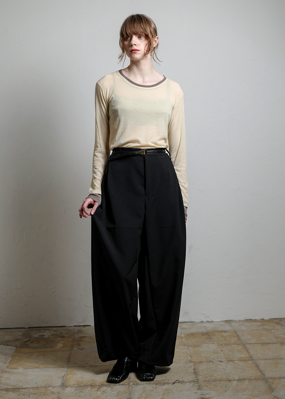 Matte Stretch Side Tuck Pants