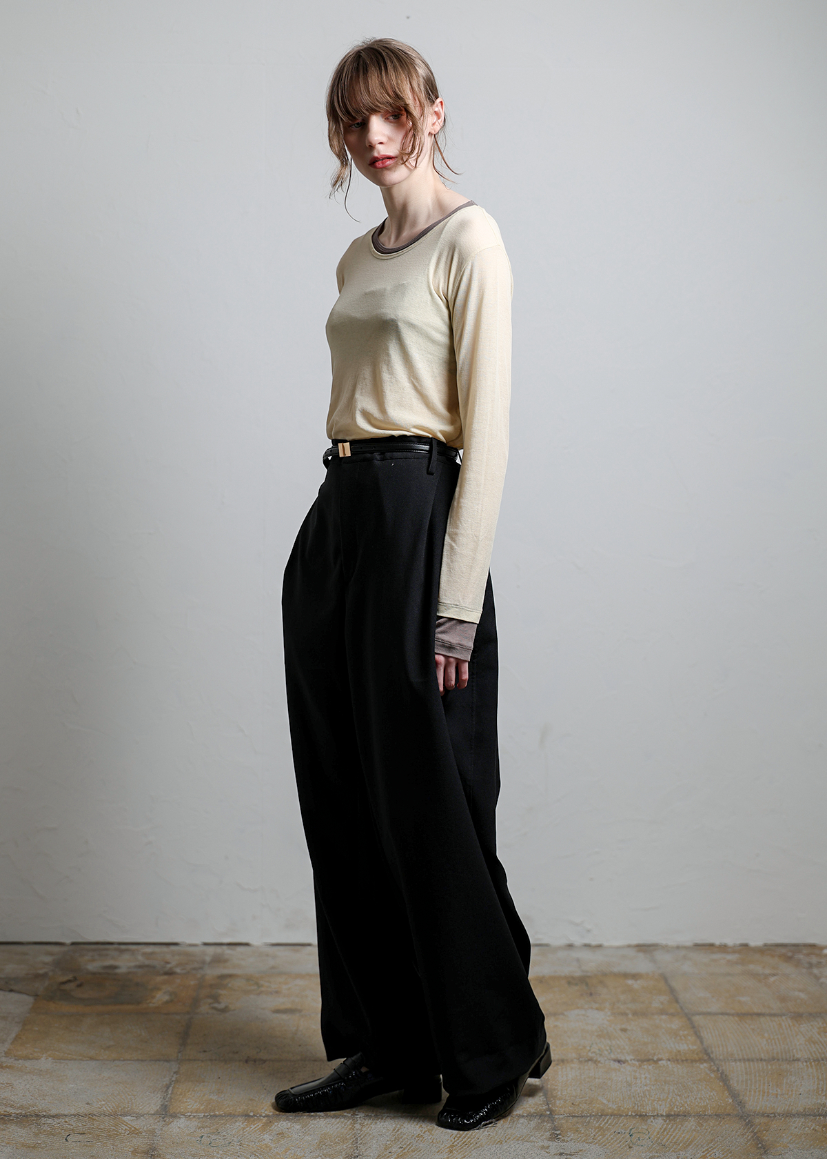 Matte Stretch Side Tuck Pants