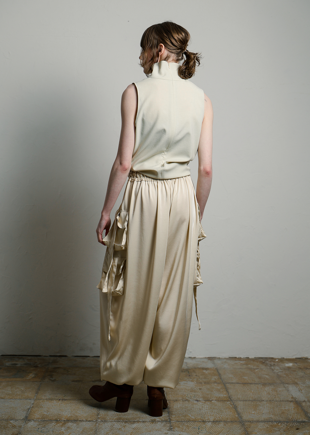 Vintage Satin Stretch Cargo Pants サイズ: F, カラー: ベージュ