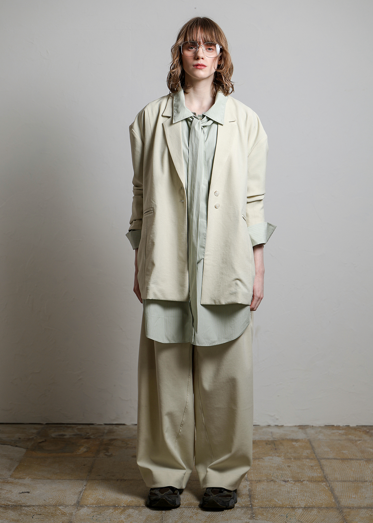 Matte Stretch Light Jacket サイズ: F, カラー: ベージュ