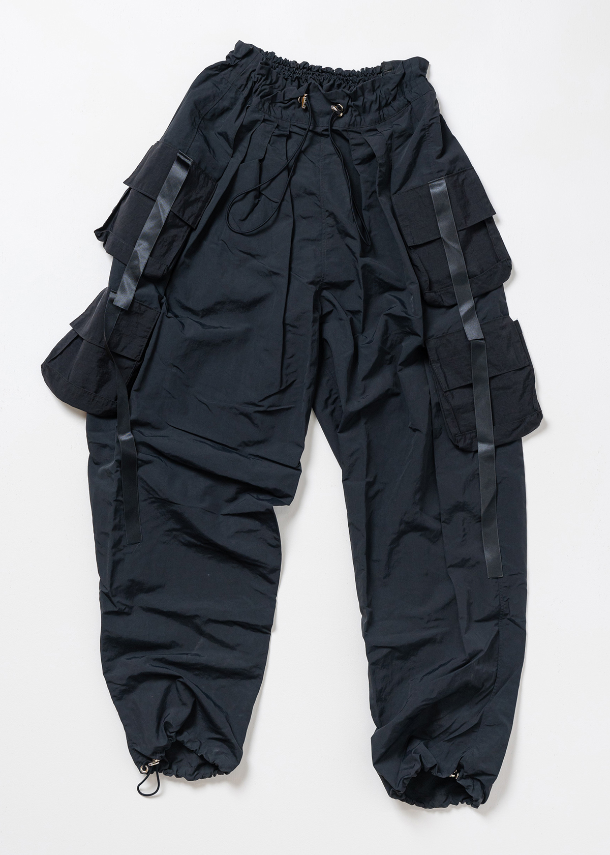 Nylon Cargo Pants サイズ: F, カラー: ブラック