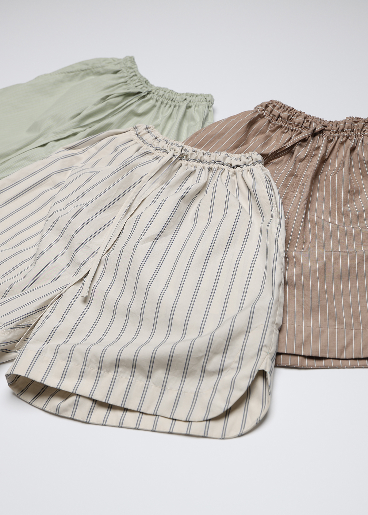 Supima Cotton Typewriter Stripe Short Pants サイズ: F, カラー: オフホワイト