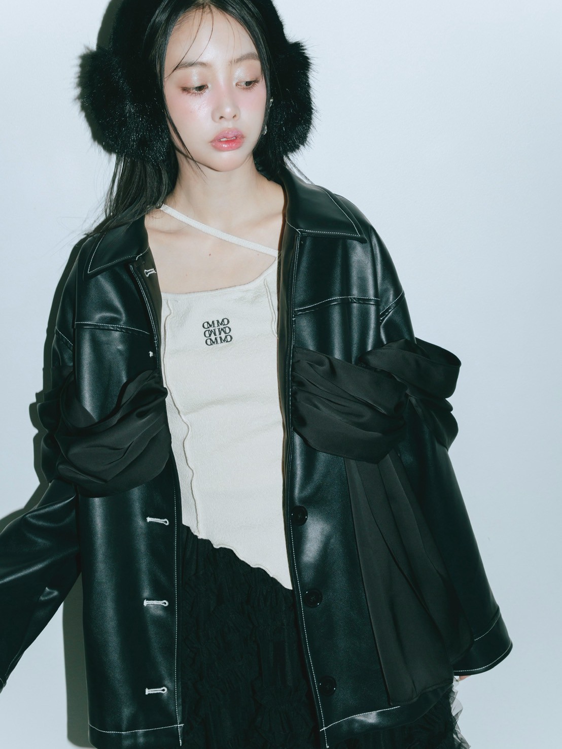 Asymmetry Hem Line Logo Tops