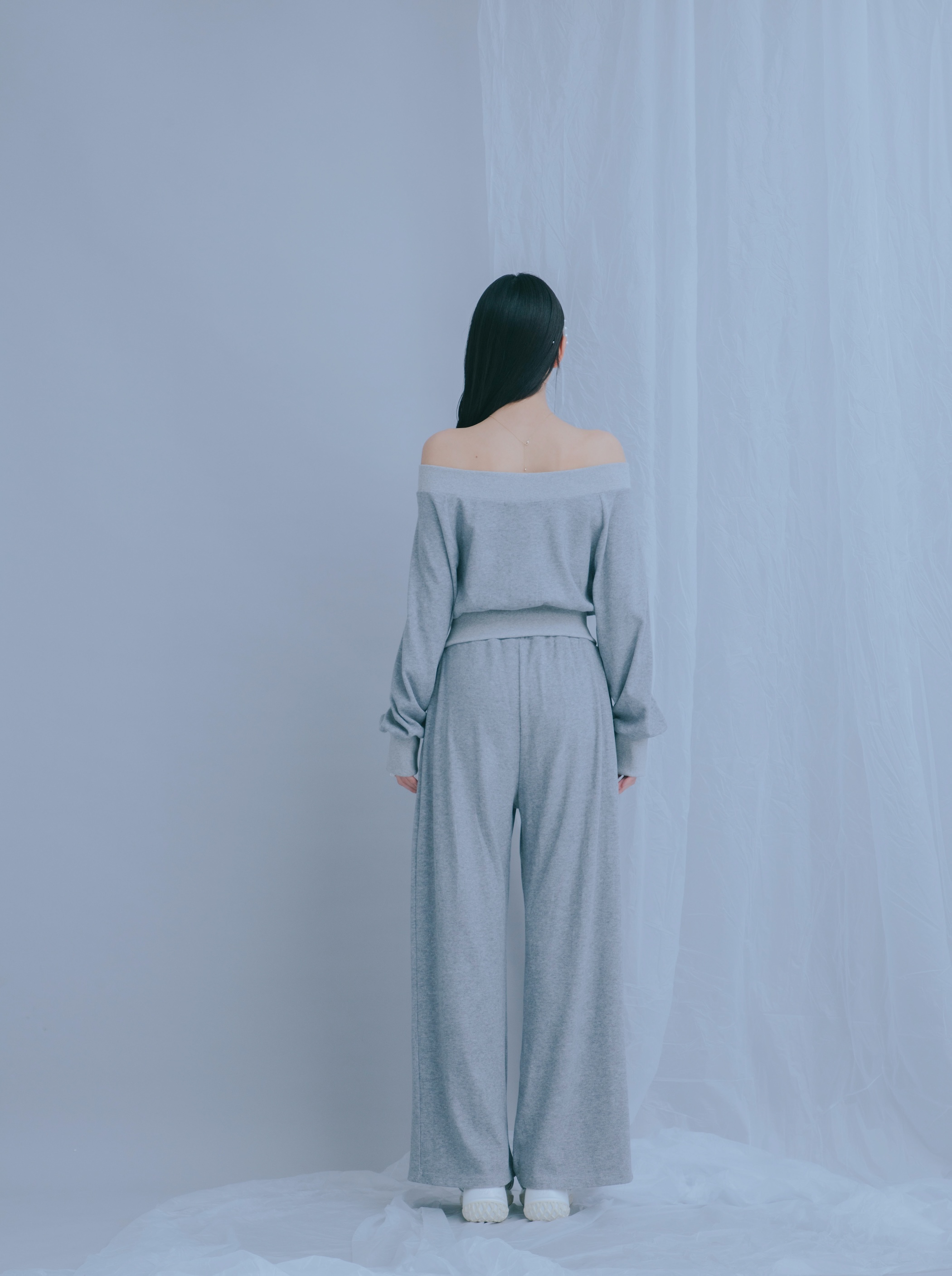 Off Shoulder Logo Set up