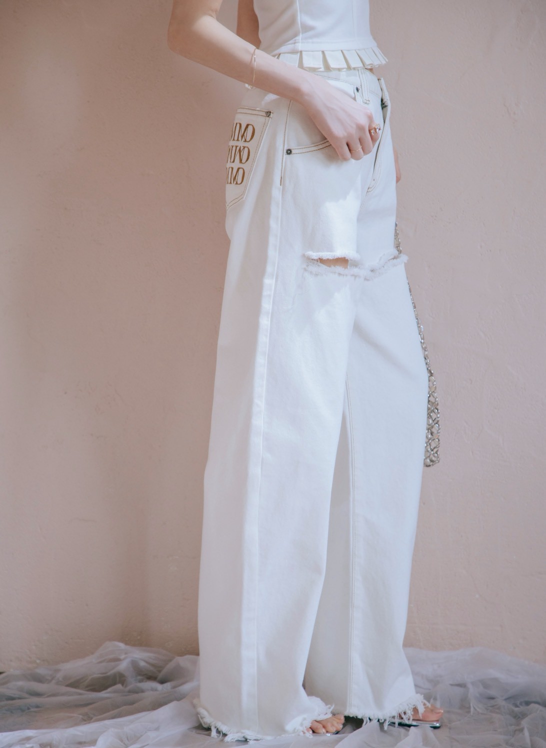 Slit Barrel Denim Pants