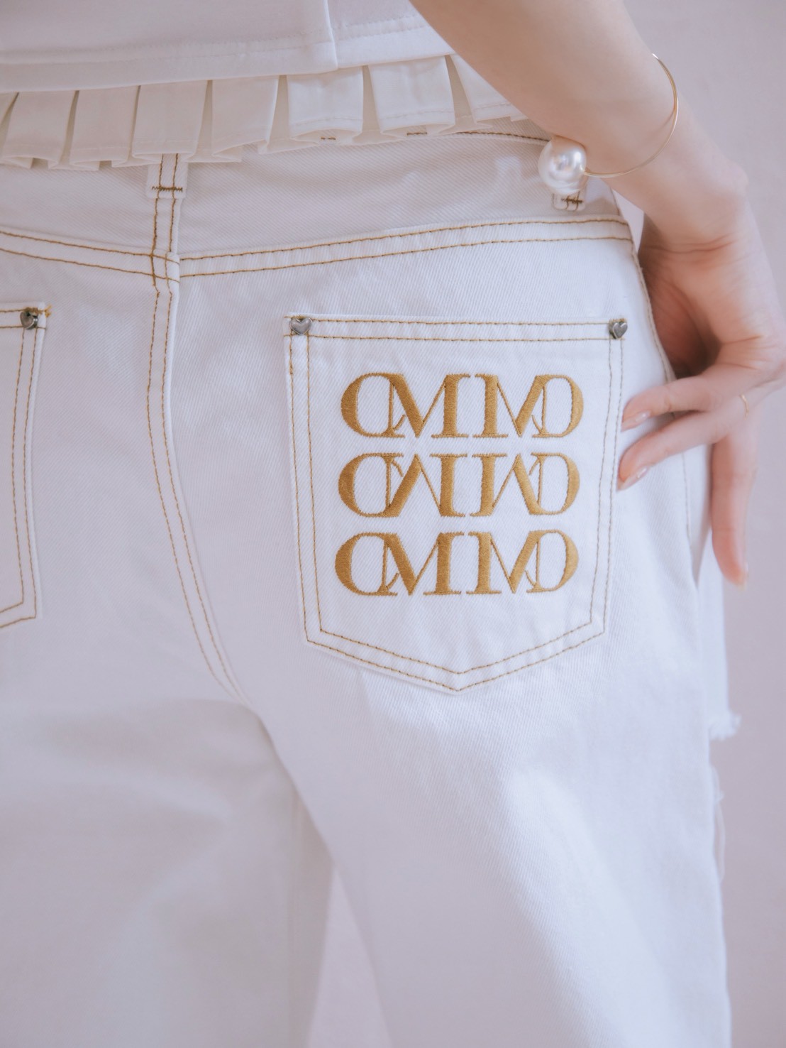 Slit Barrel Denim Pants