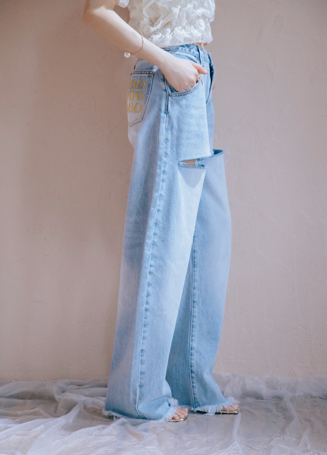 Slit Barrel Denim Pants