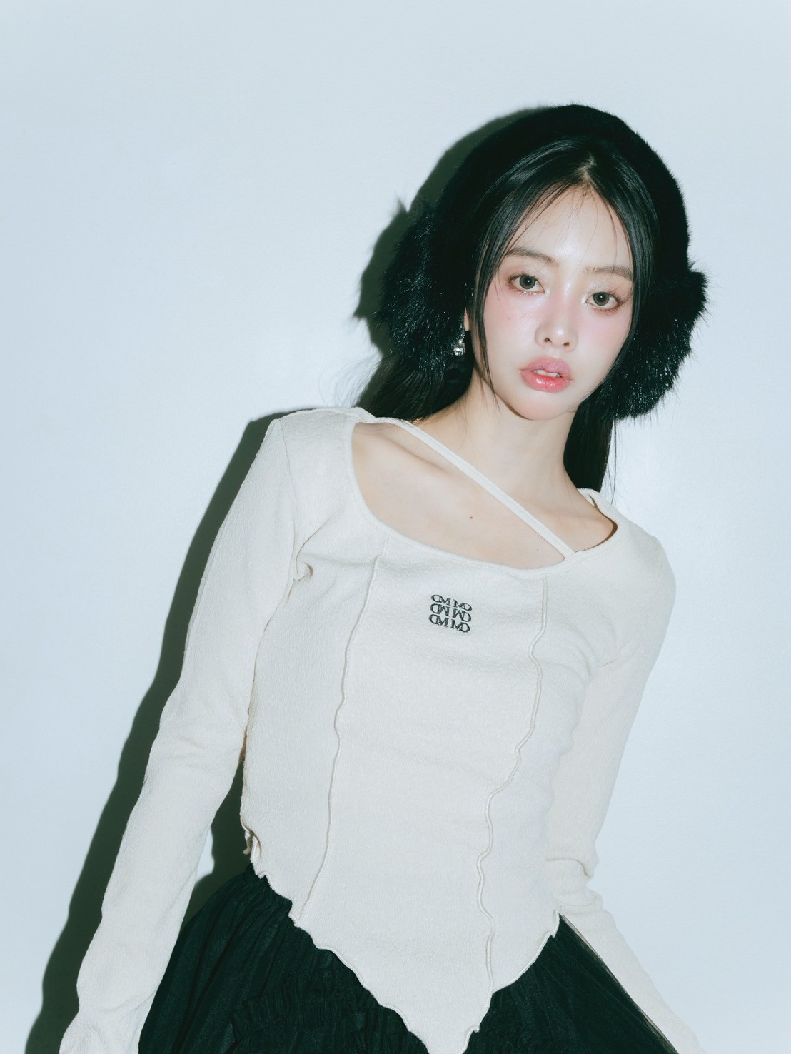 Asymmetry Hem Line Logo Tops