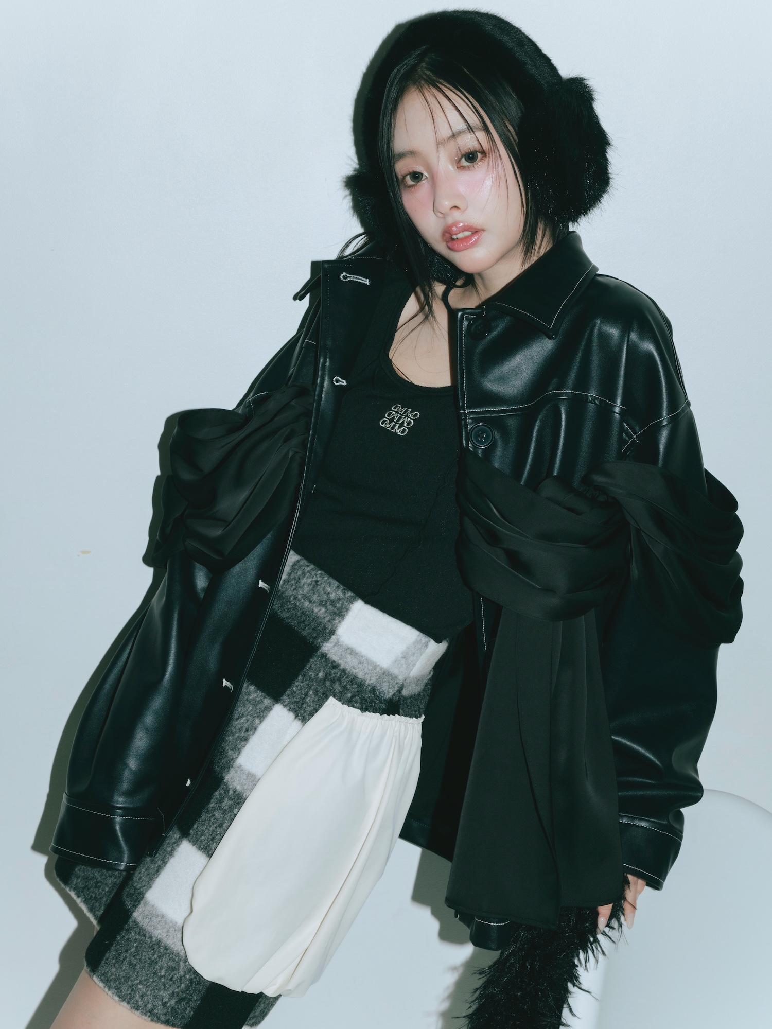 Asymmetry Hem Line Logo Tops