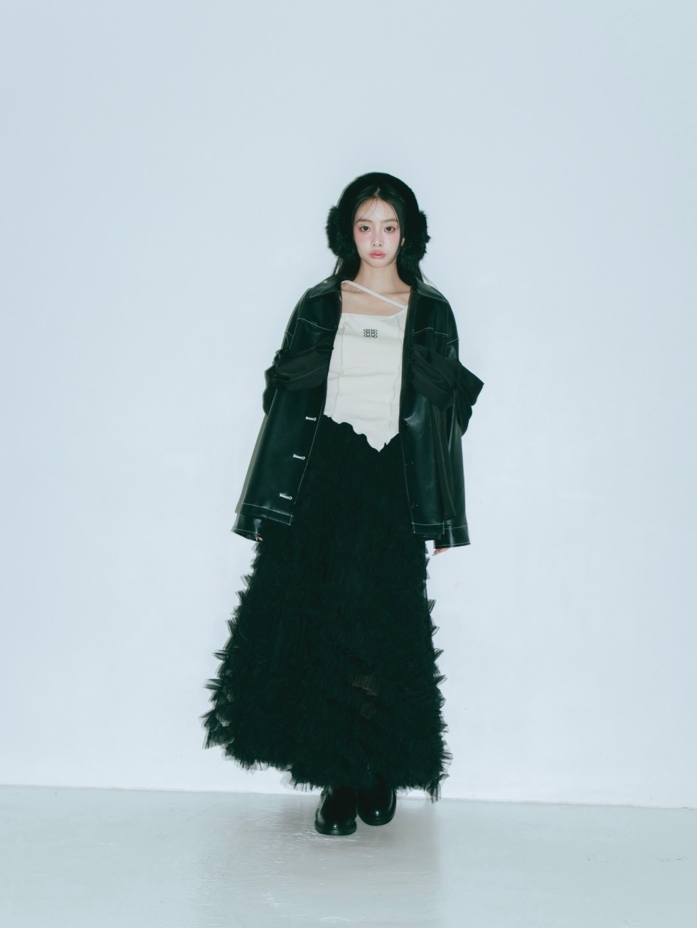 Asymmetry Hem Line Logo Tops