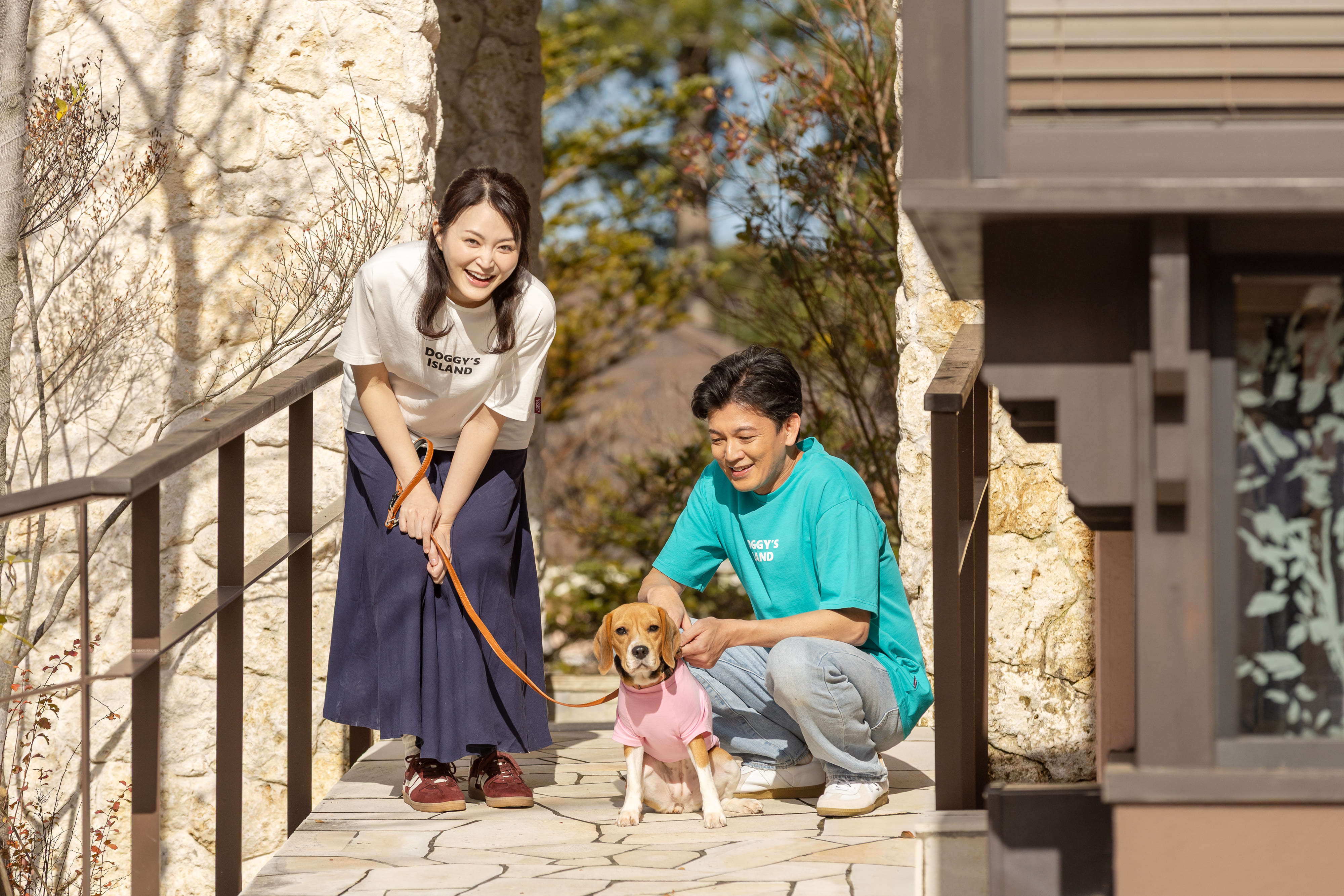 【FIRST】メッセージTシャツ　ULTRAPARADISE　DOG 色: WHITE, サイズ: S