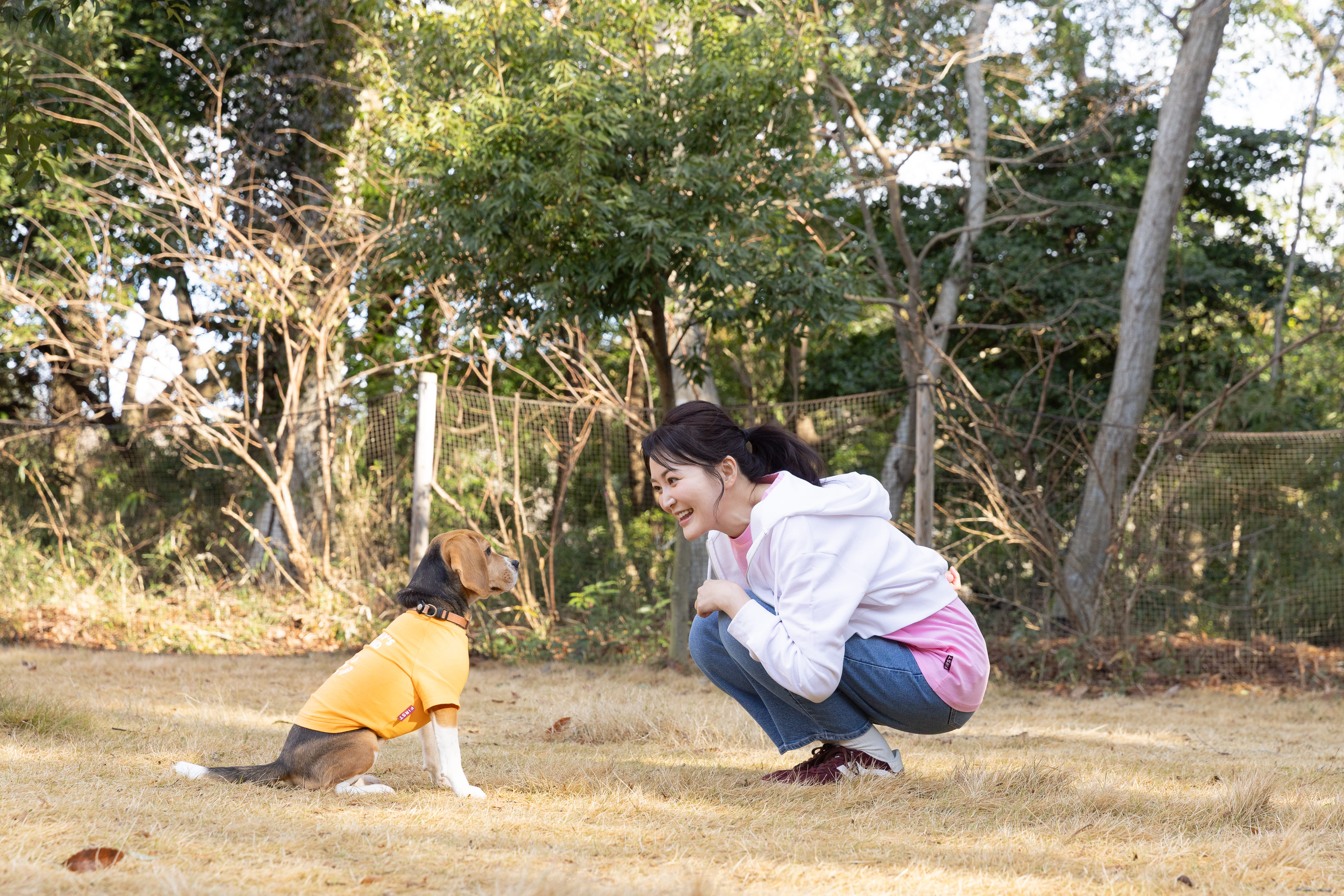 【FIRST】メッセージTシャツ　PERFECTSMILE　DOG 色: WHITE, サイズ: S