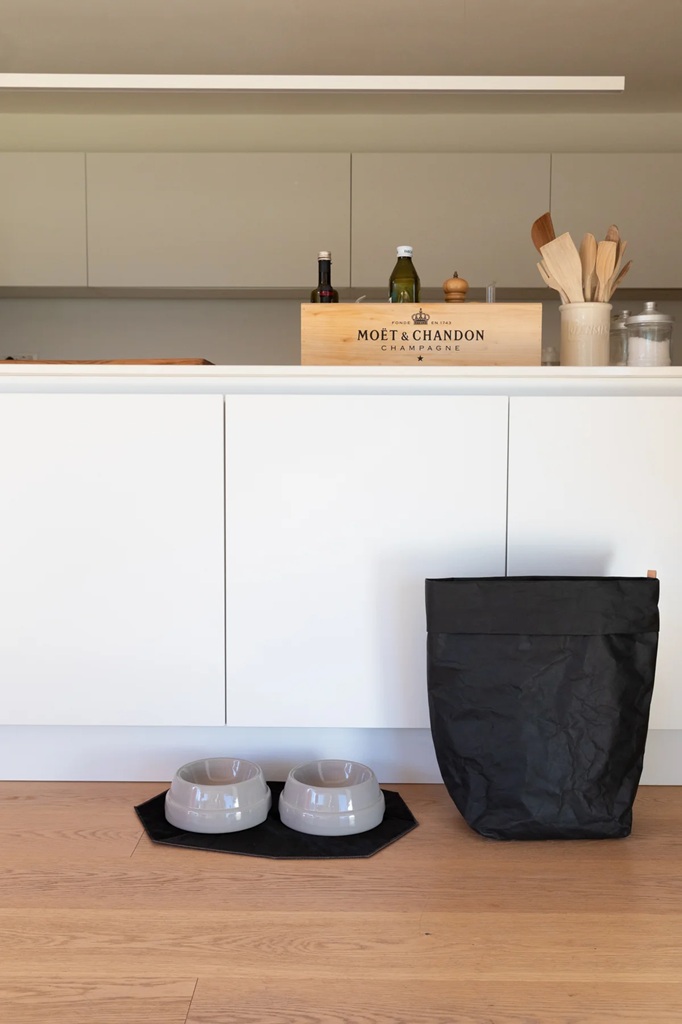 【2.8】SEBASTIAO - DOG BOWL 色: Warm grey, ボウル: S 15 cm