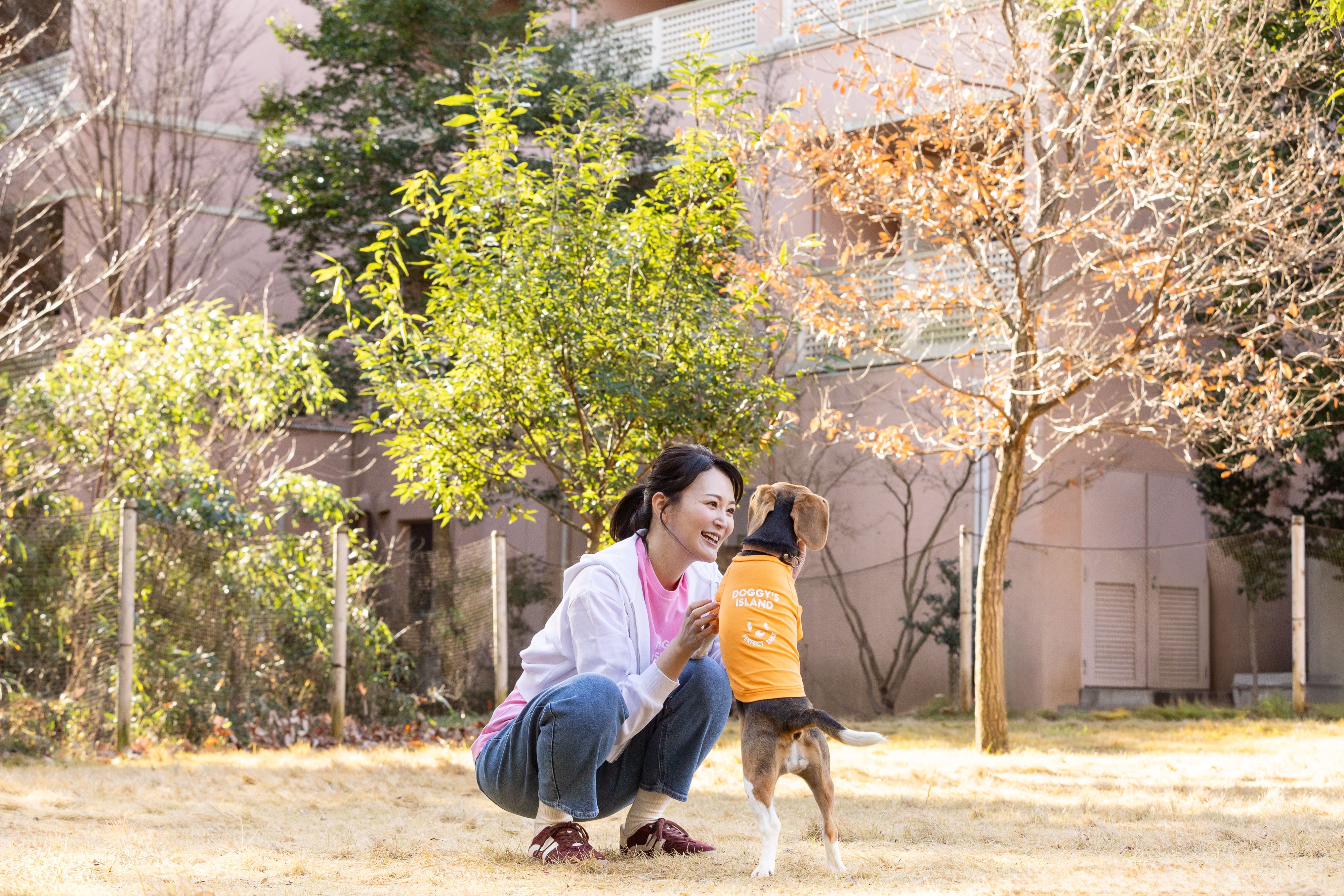 【FIRST】メッセージTシャツ　PERFECTSMILE　DOG 色: WHITE, サイズ: S