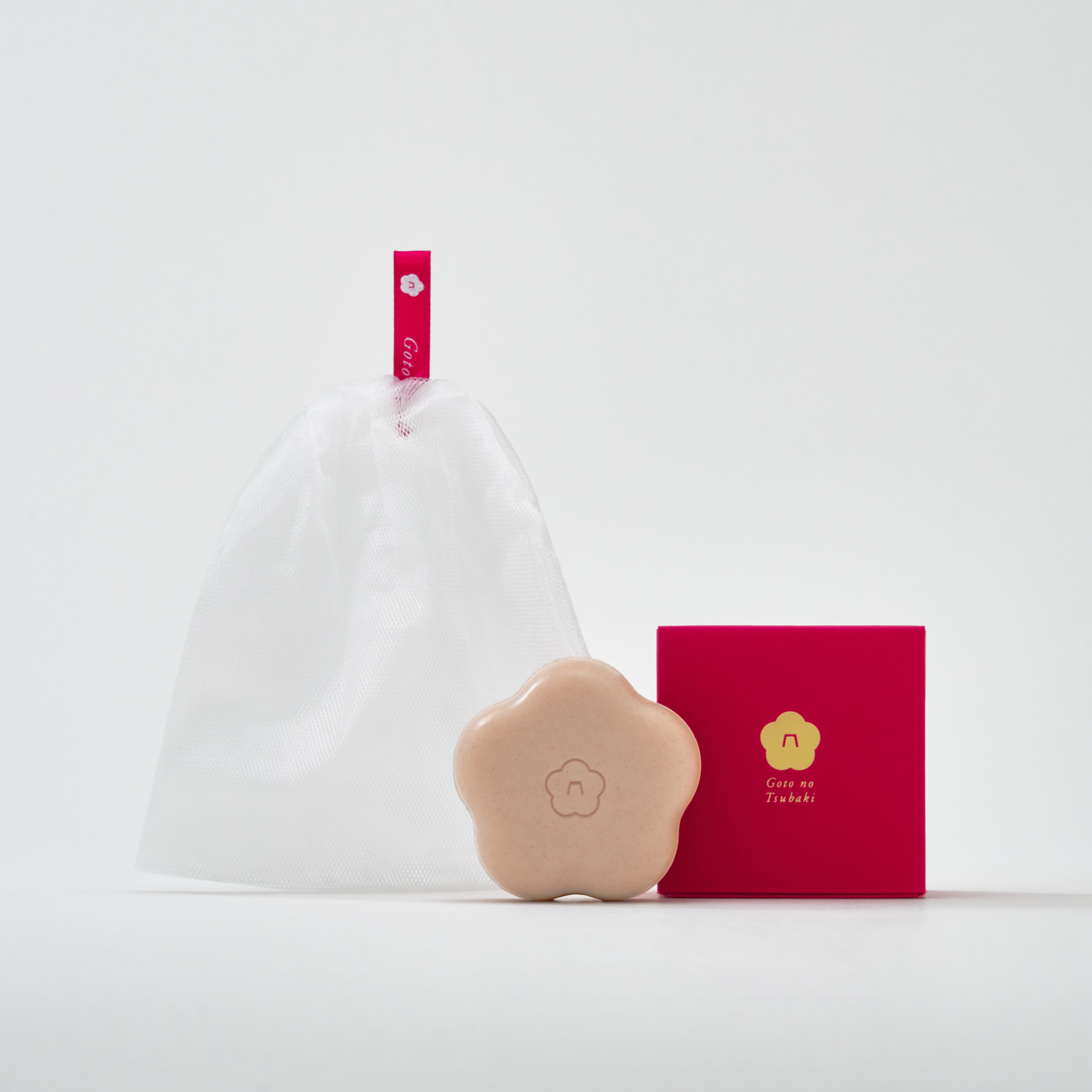 【新品未開封】五島の椿　4点 保湿水　150ml せっけん　60g(泡立ネット付 新品未開封】五島の椿 4点 保湿水 150ml せっけん 60g(泡立ネット